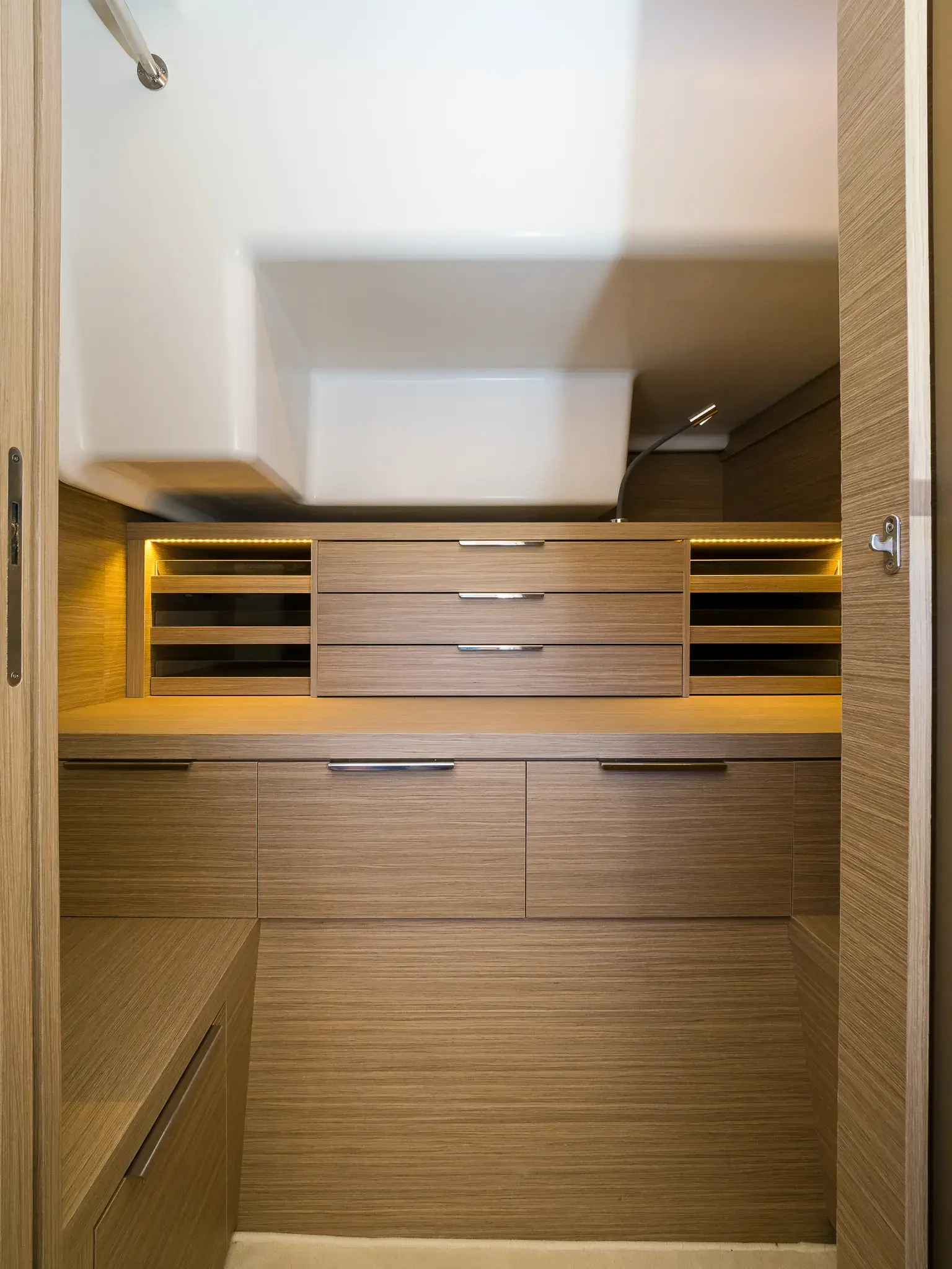 CATWALK thumbnail 35