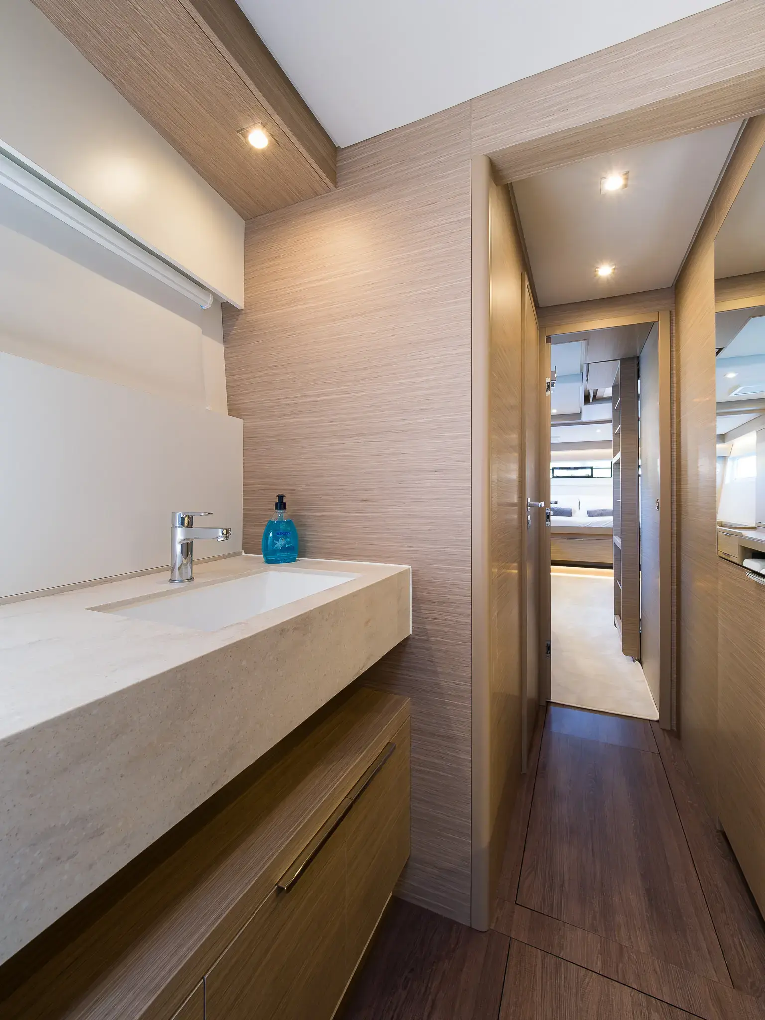 CATWALK thumbnail 68