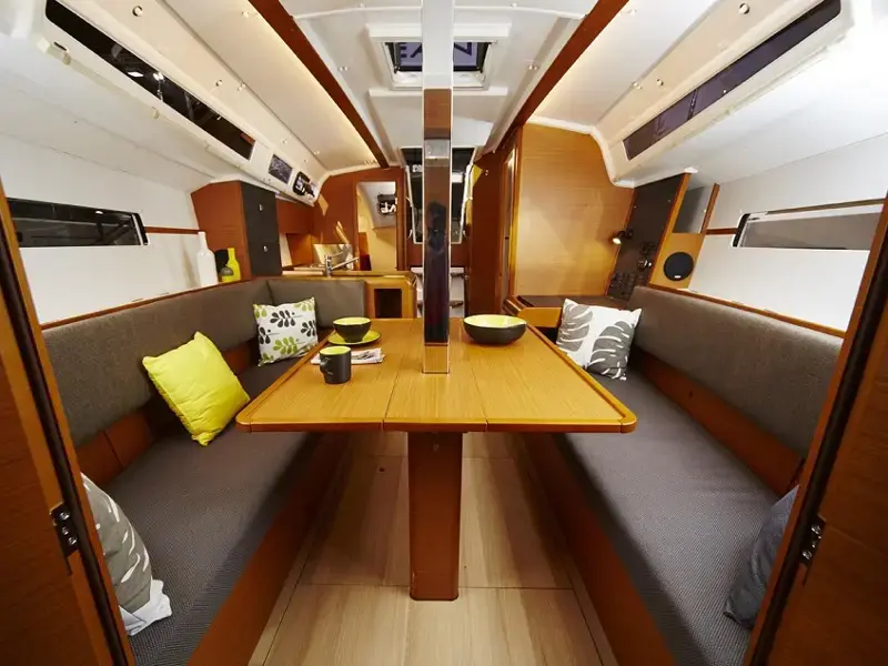 Sunsail 34- 2/1 Classic thumbnail 3