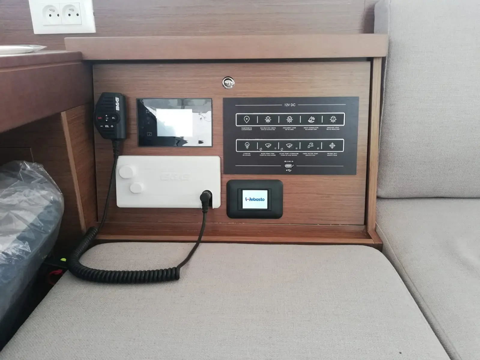 Adriana thumbnail 16