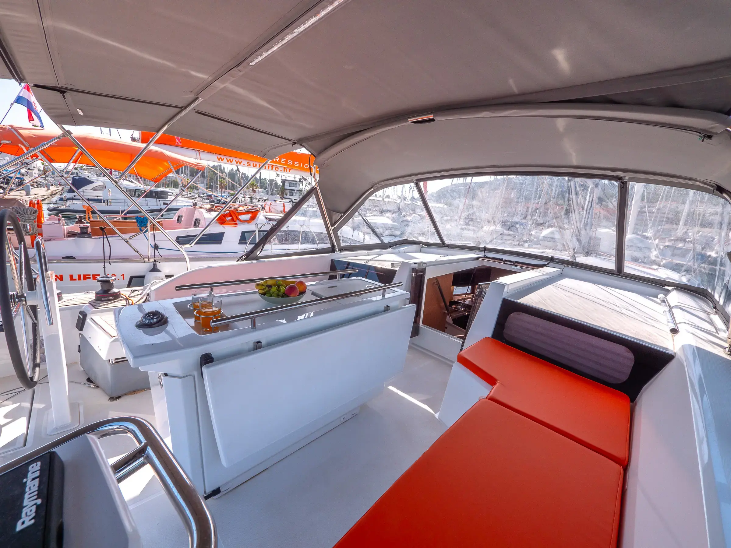 AMORINO thumbnail 18