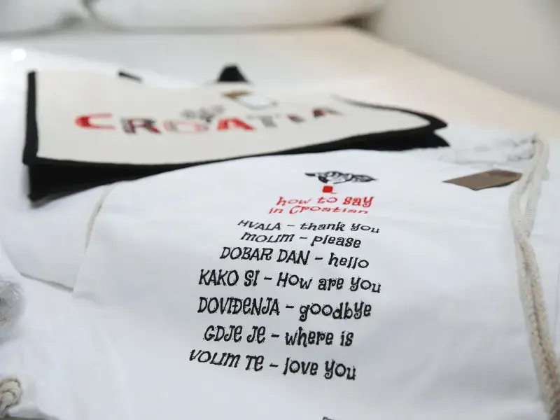 HOT STUFF thumbnail 37