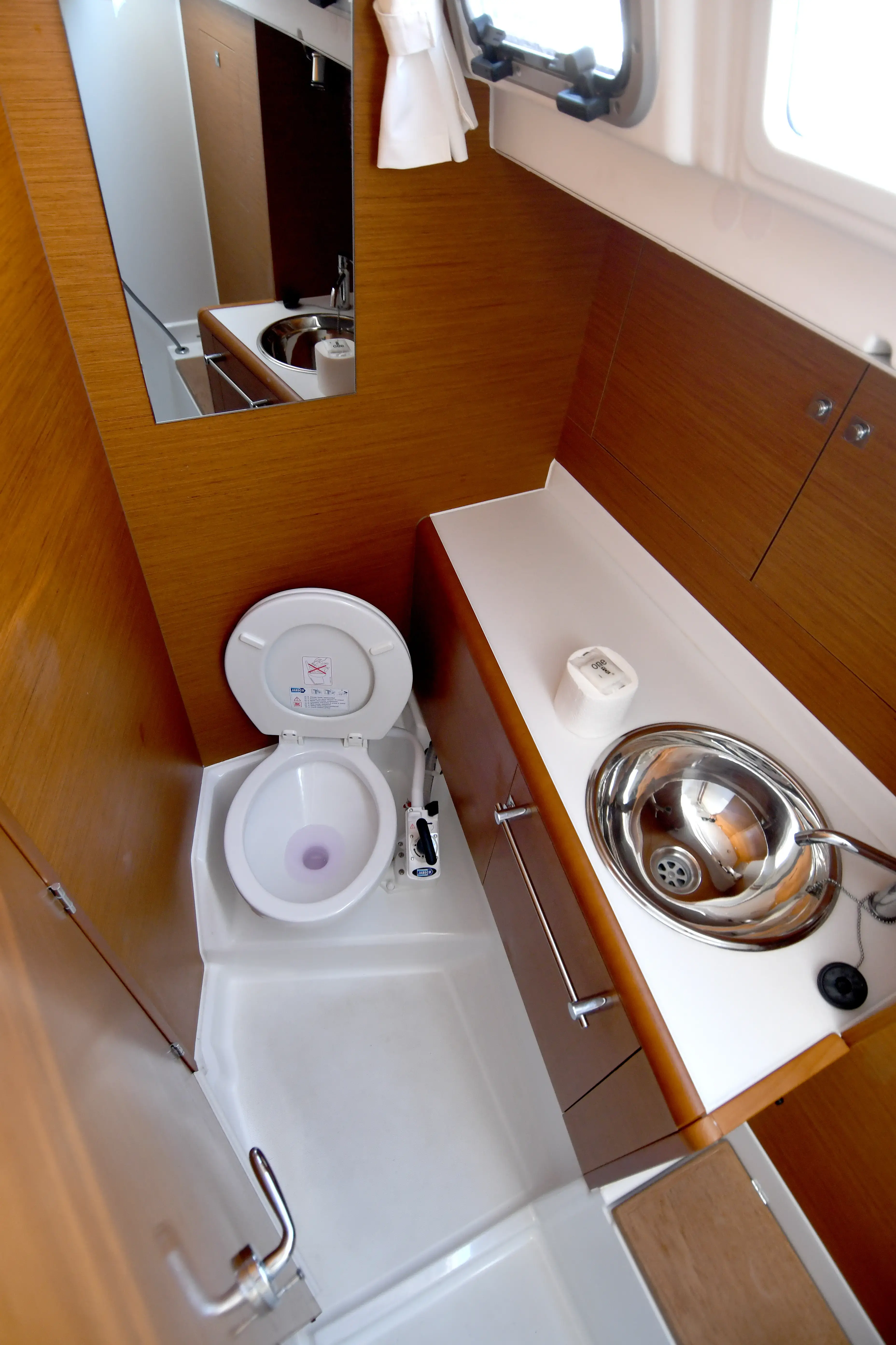 Kiss Kiss thumbnail 12