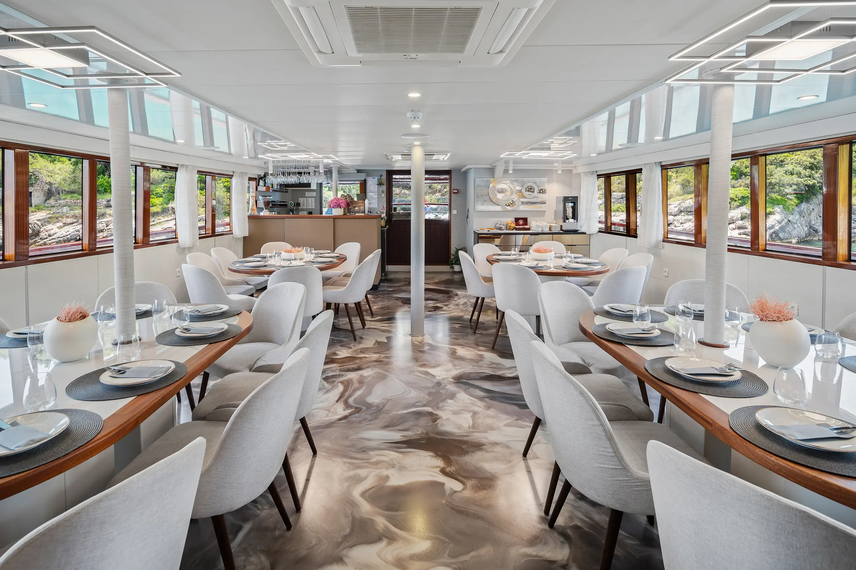 MS Carpe Diem thumbnail 37