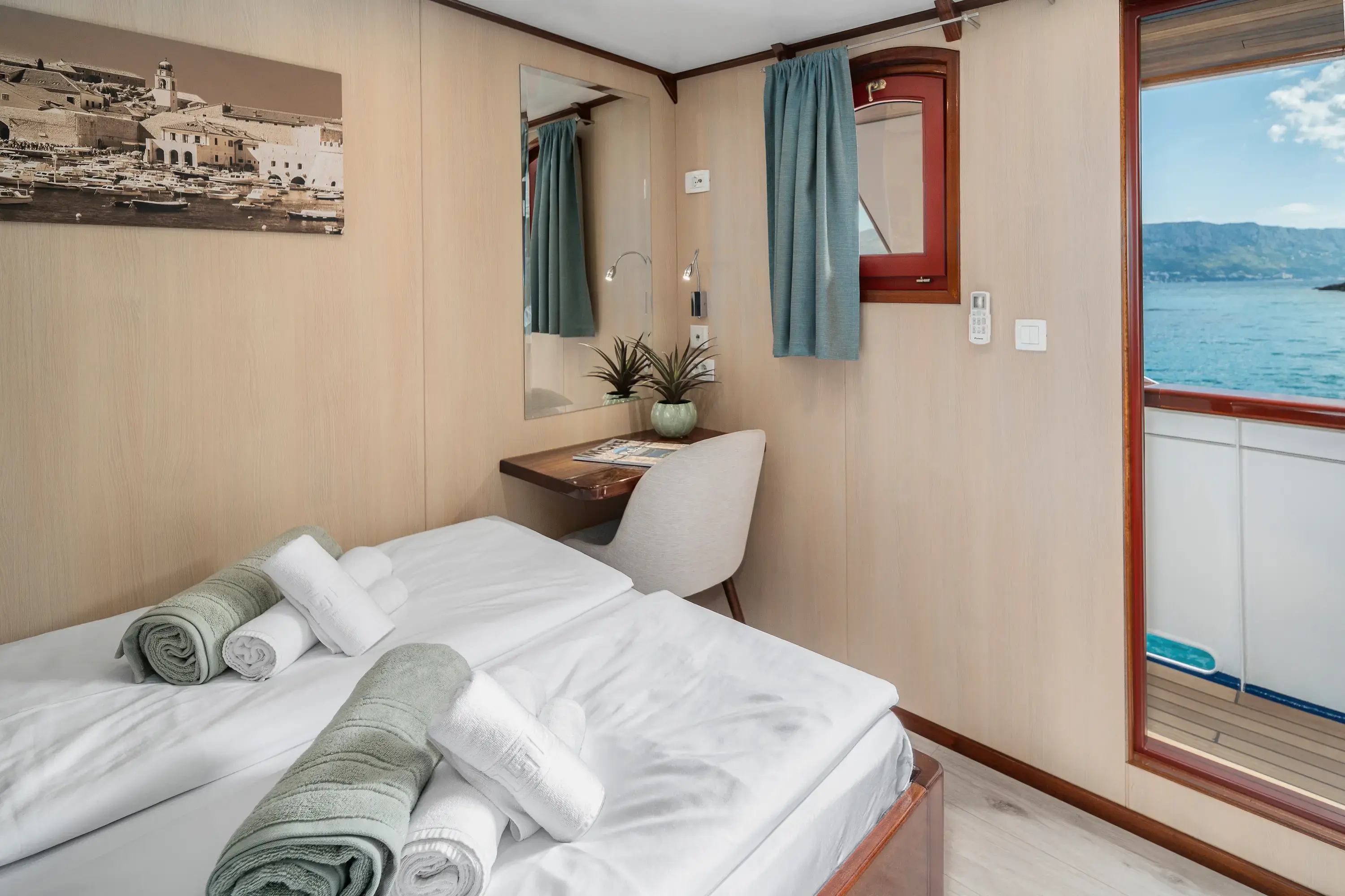 MS Carpe Diem thumbnail 50