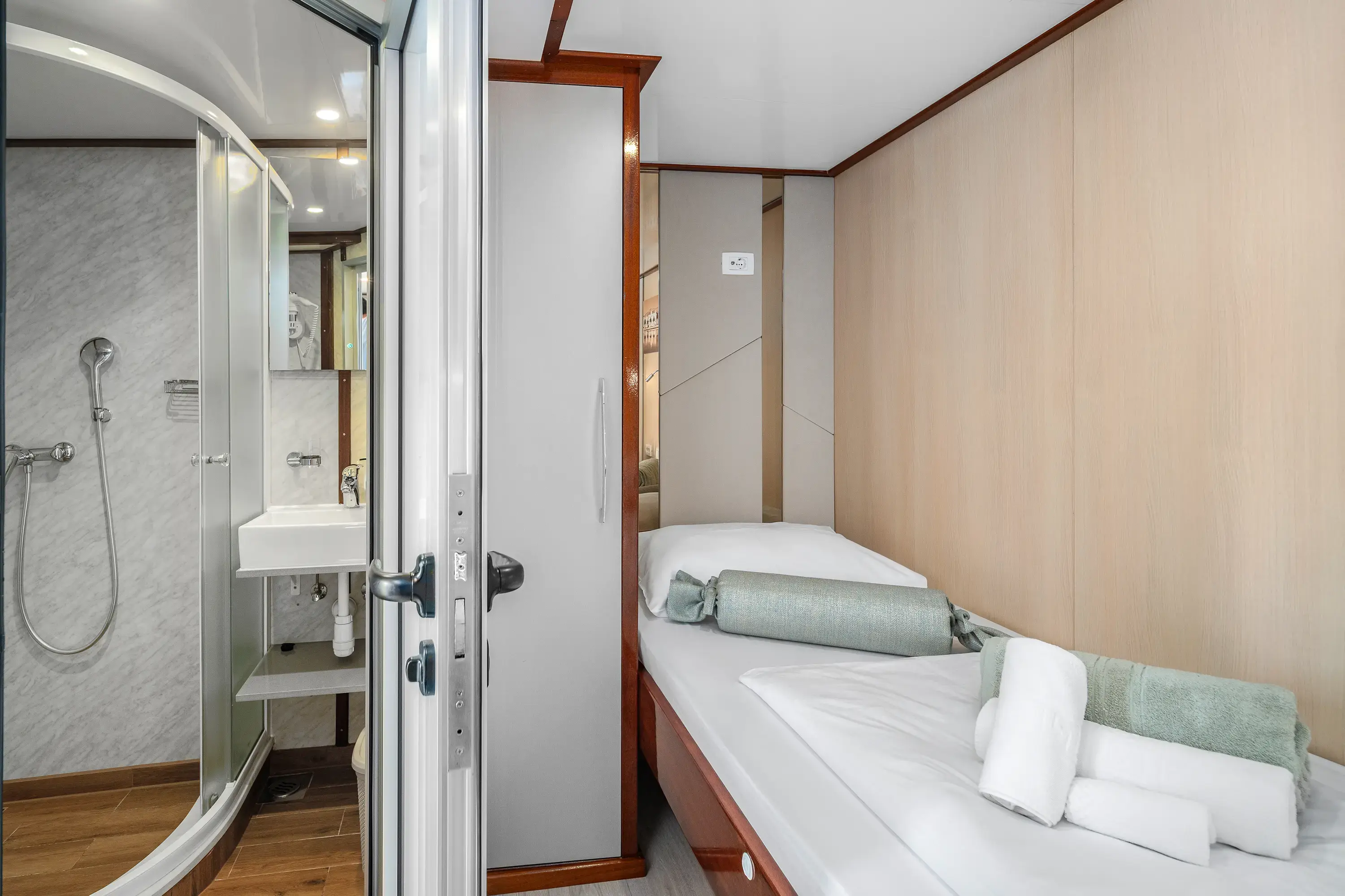 MS Carpe Diem thumbnail 52