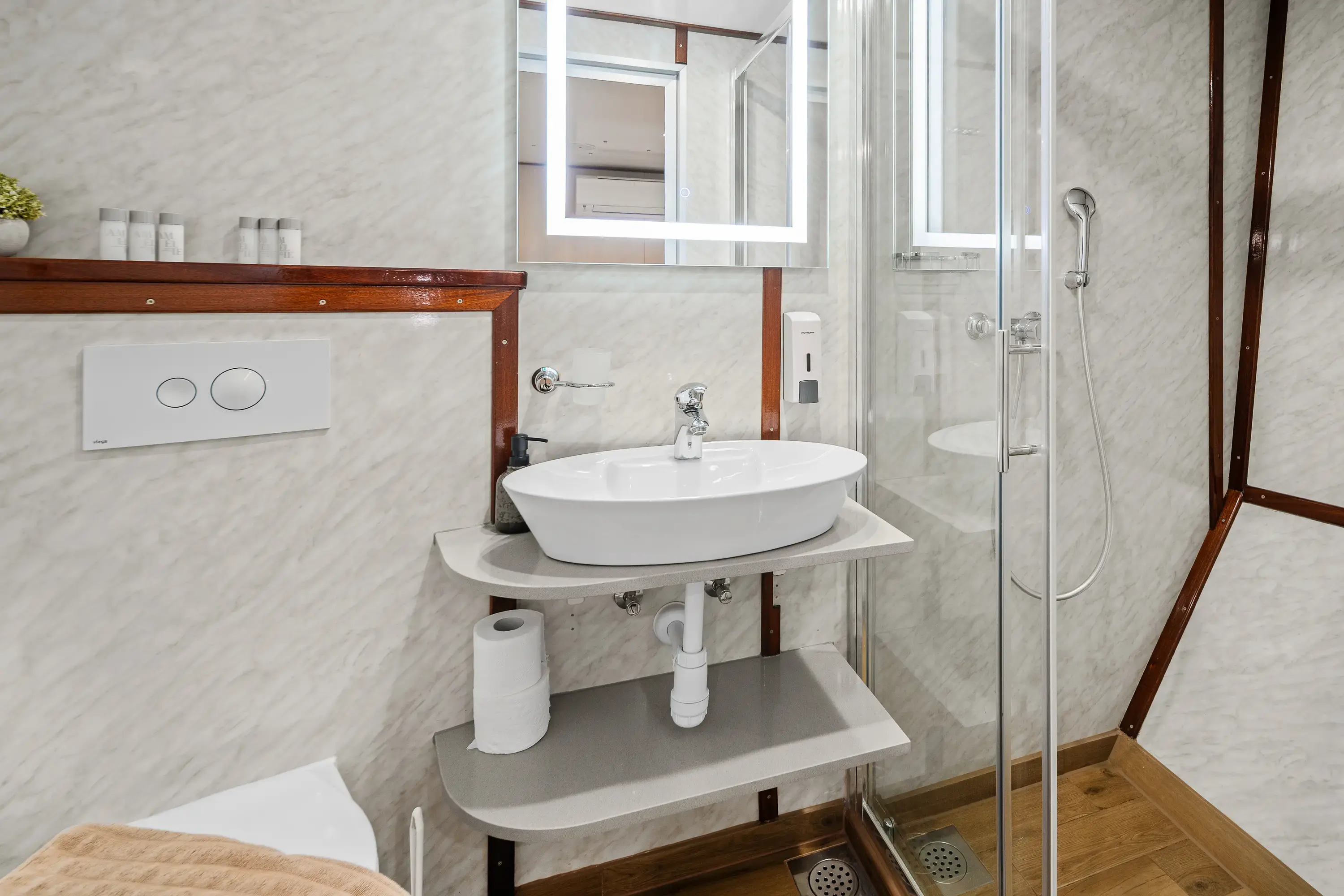 MS Carpe Diem thumbnail 58