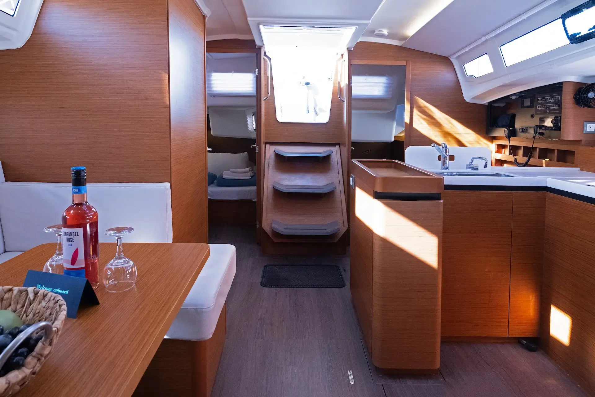 Midnight Kiss thumbnail 10