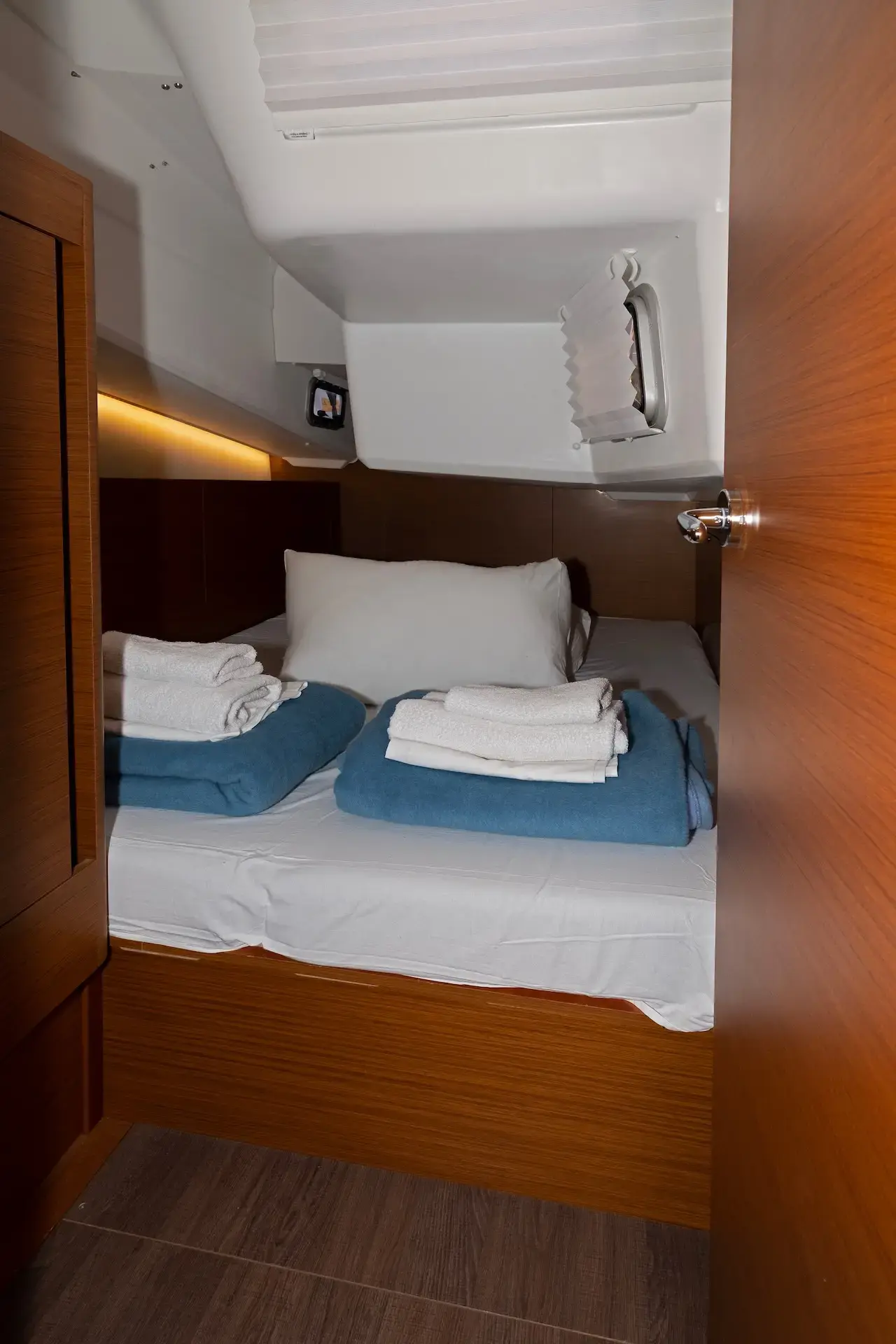 Midnight Kiss thumbnail 13