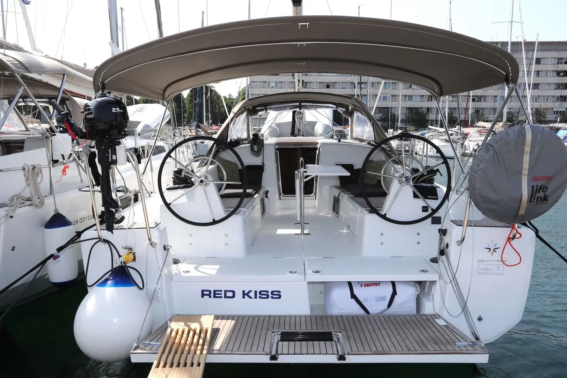 Red Kiss thumbnail 5