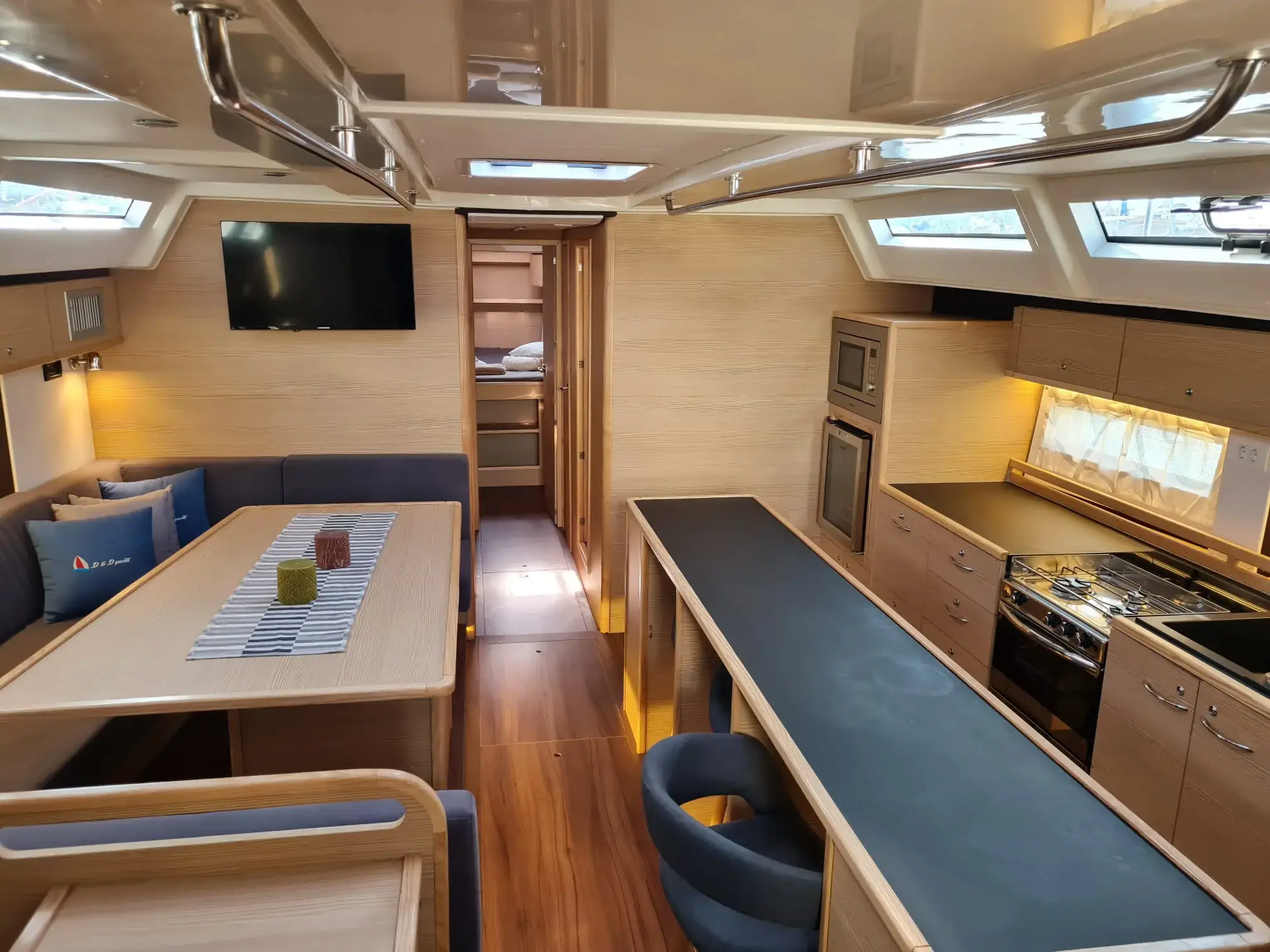 PRESTIGE I thumbnail 3