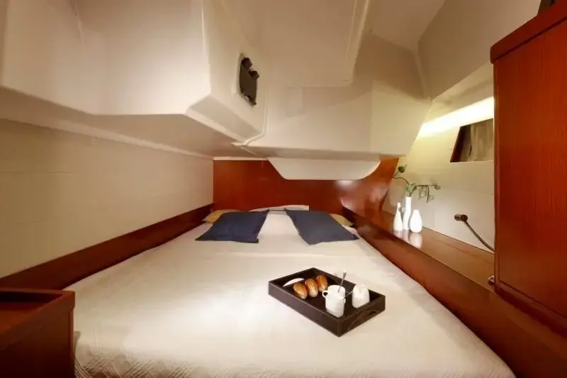 Nabucco: Aft cabin #2 (Cabin charter - 2 pax) Fully Crewed, ALL EXPENSES thumbnail 4