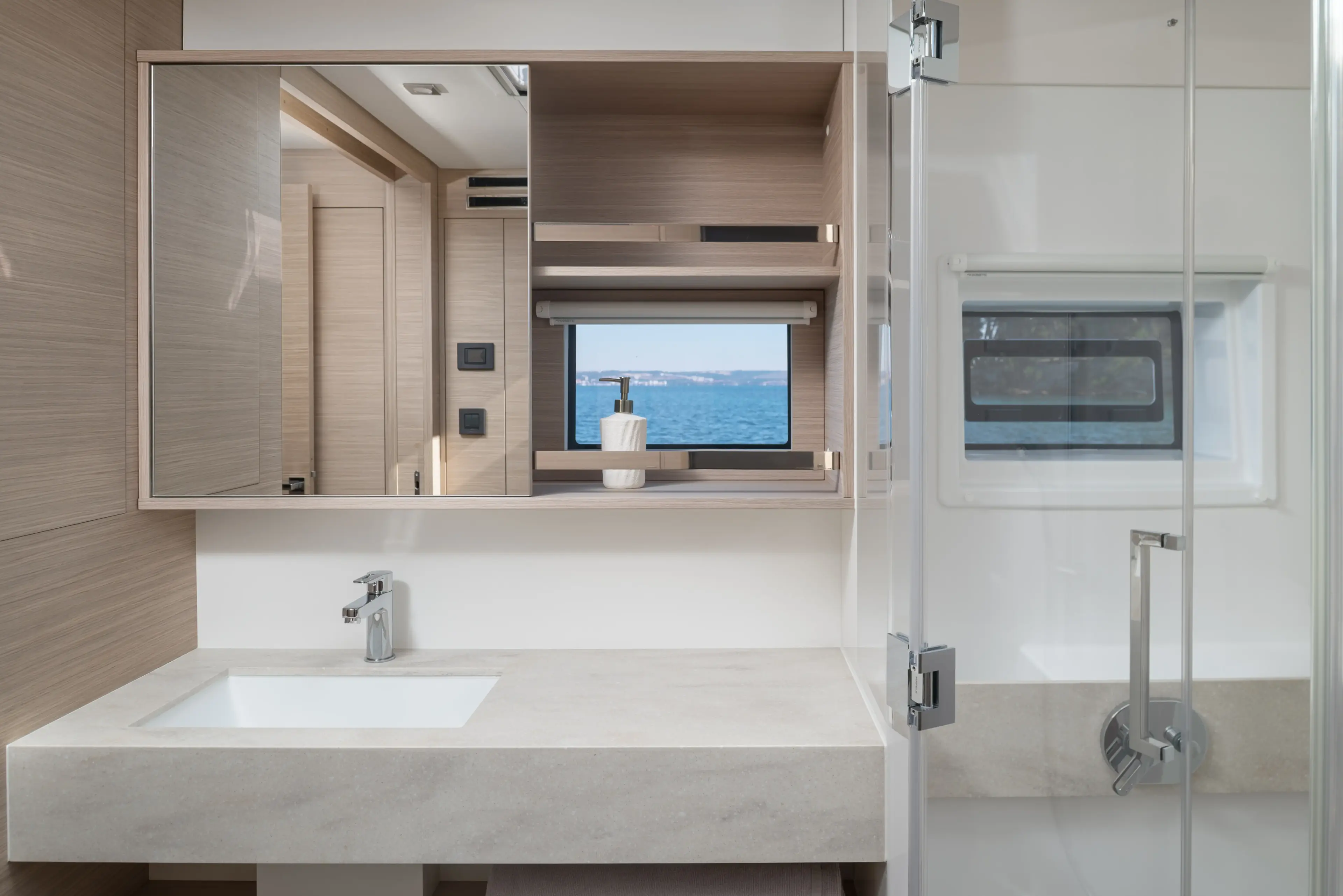 DIAMOND DIVA thumbnail 30