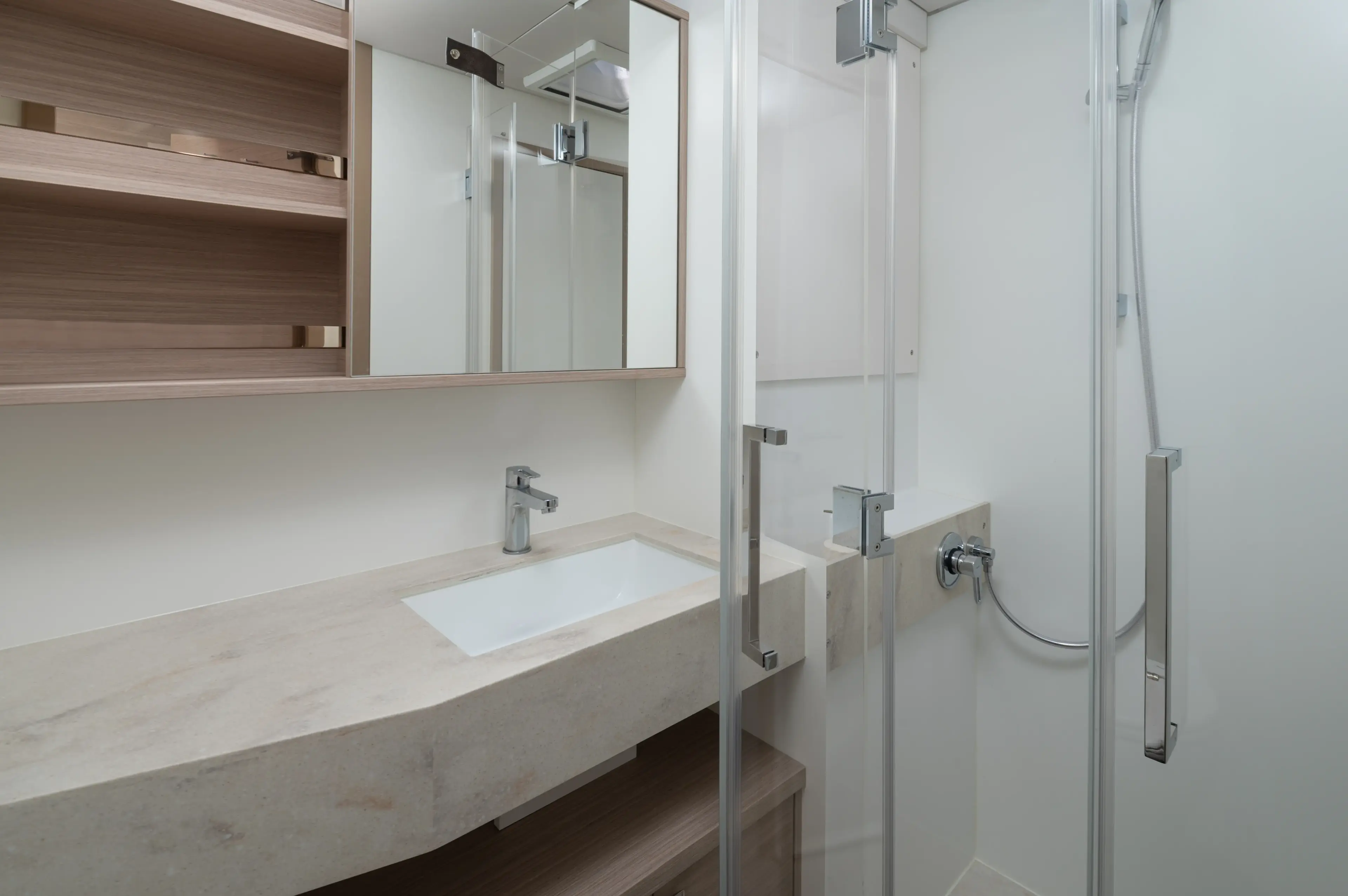 DIAMOND DIVA thumbnail 53