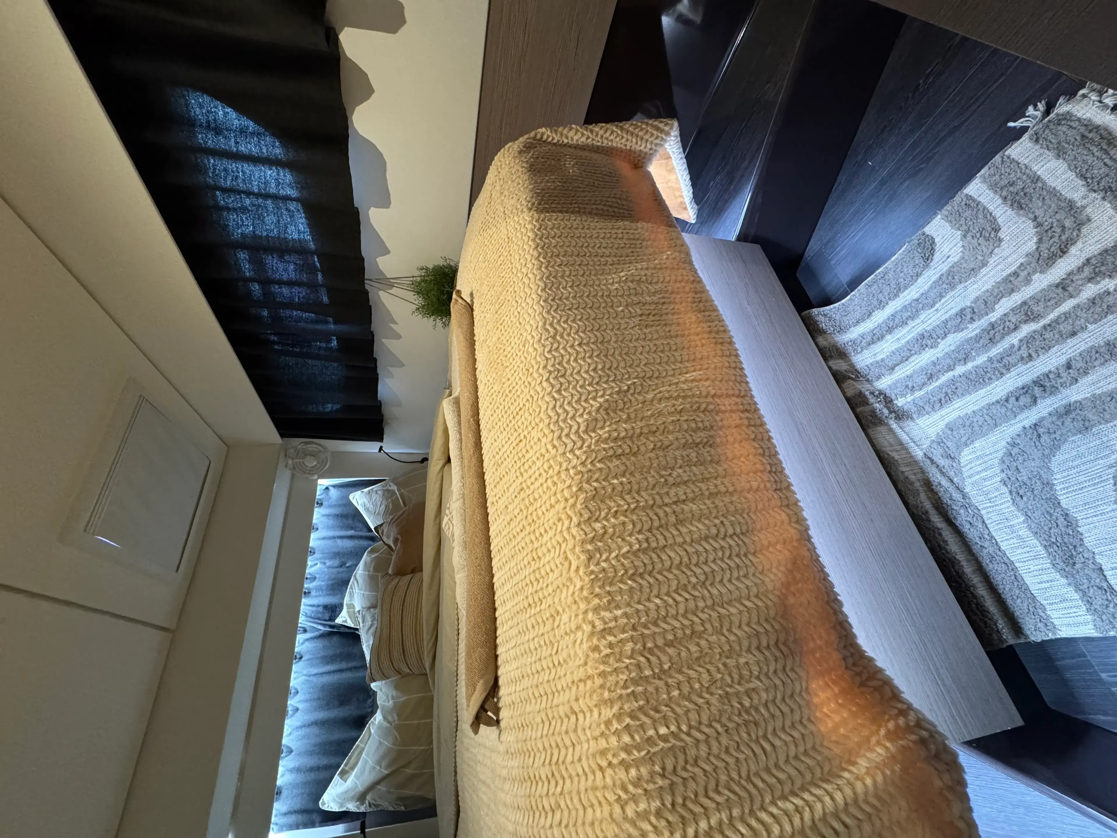 Yacht 1054 thumbnail 5