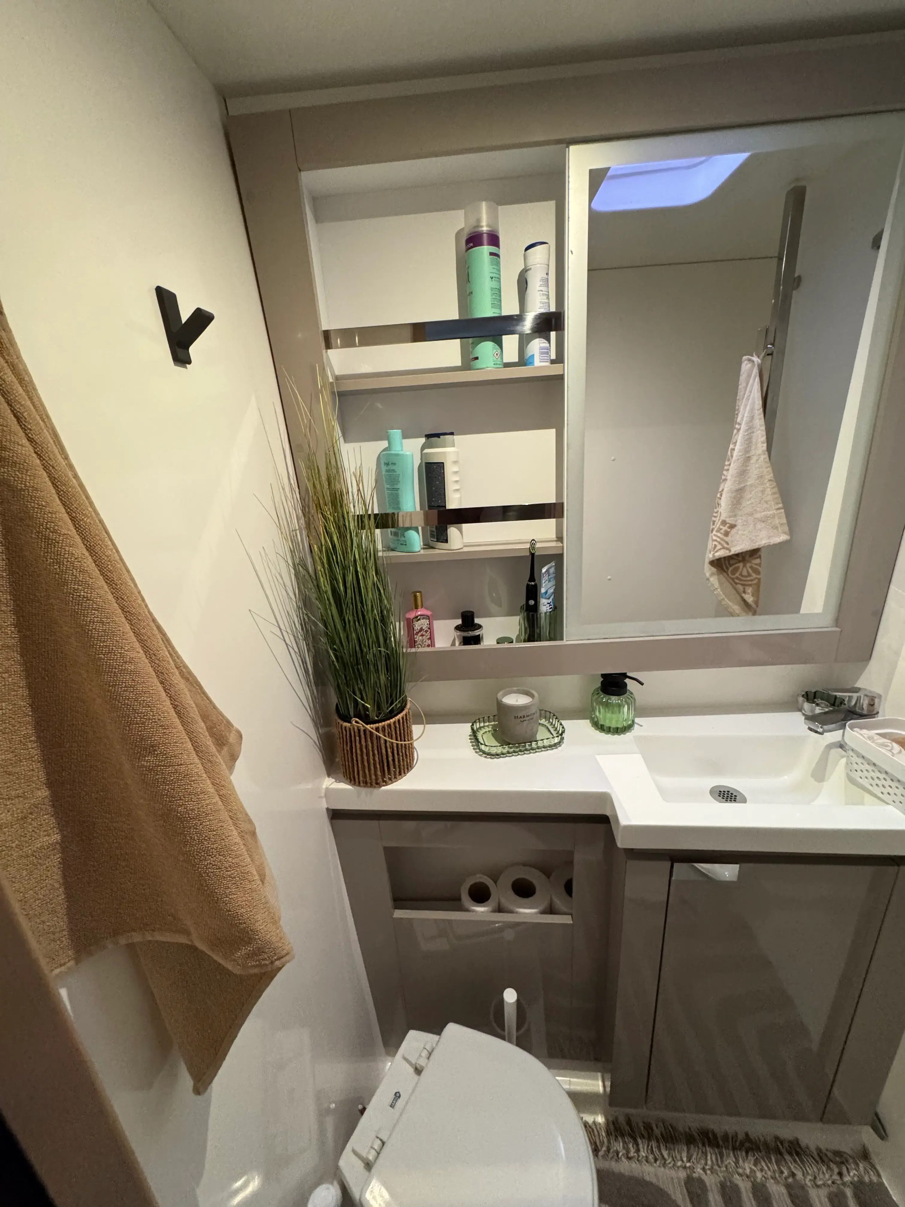 Yacht 1054 thumbnail 15