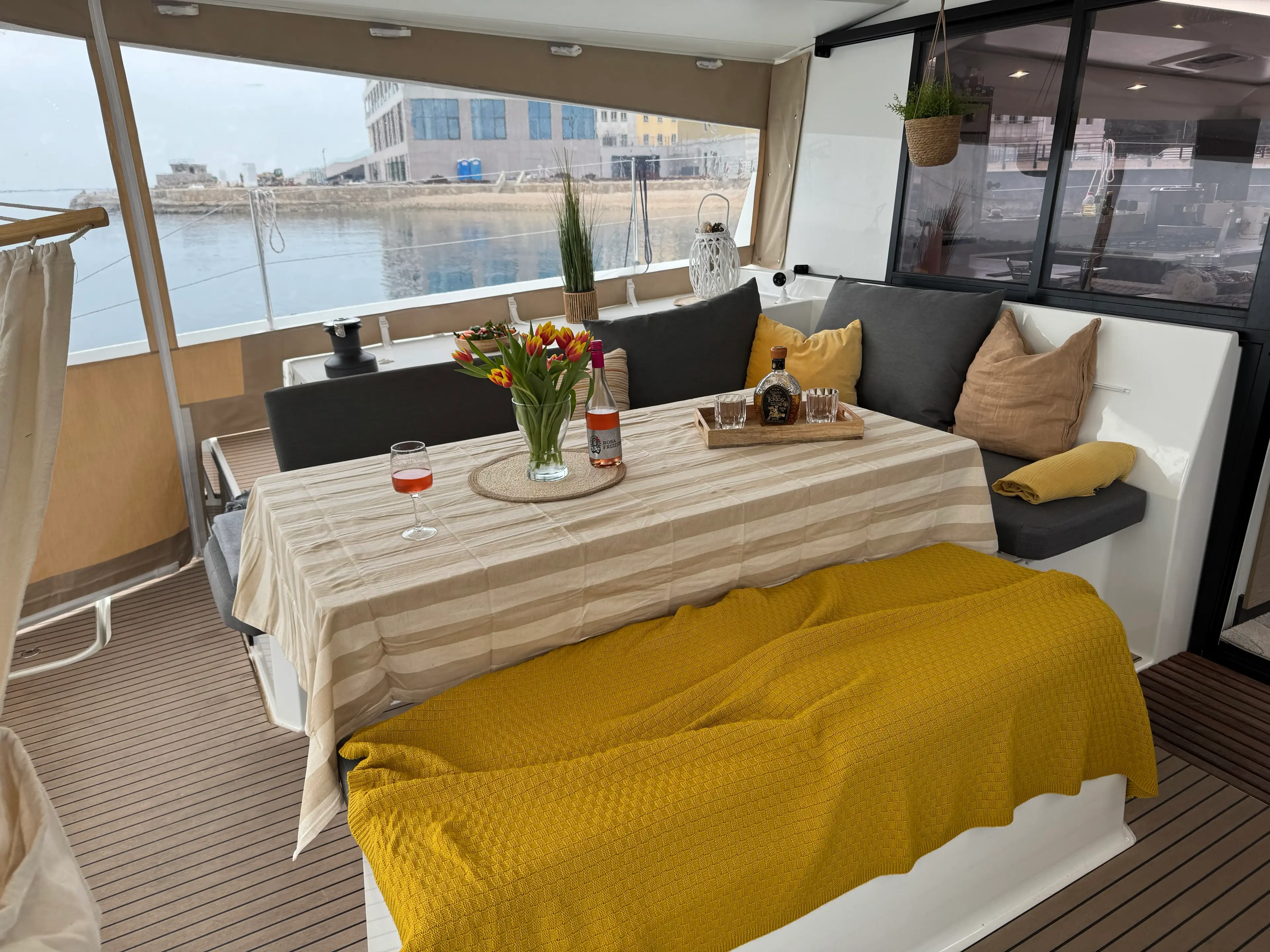 Yacht 1054 thumbnail 19