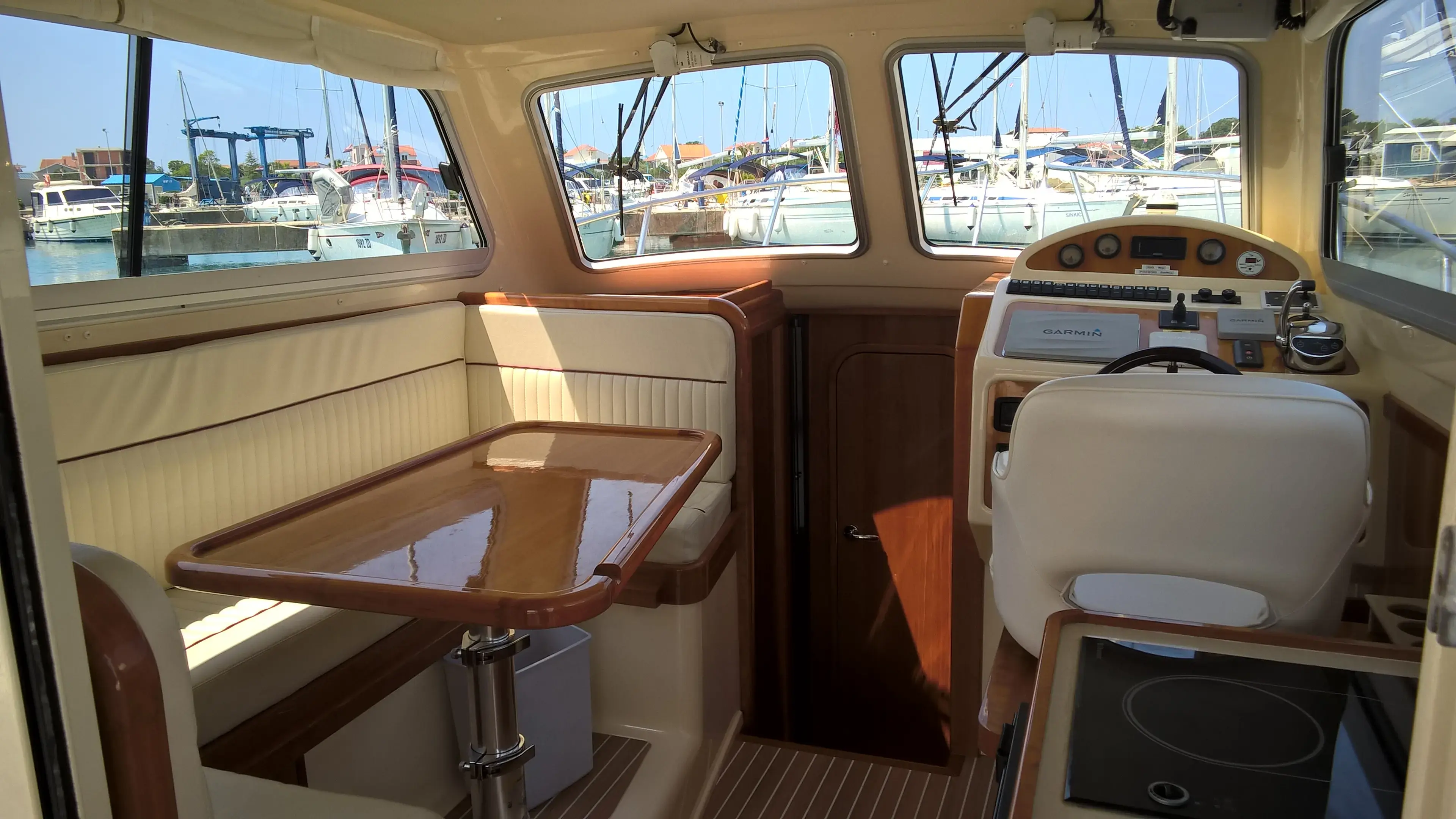 Yacht 286 thumbnail 15