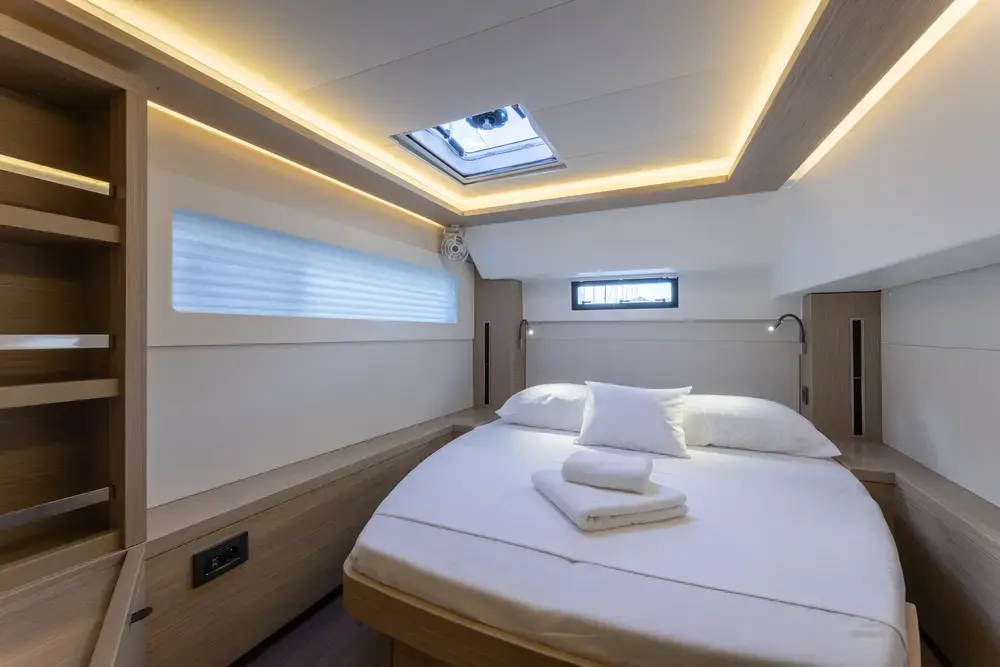 LINDA II thumbnail 8