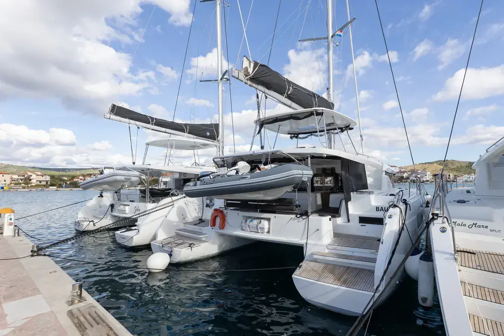 LINDA II thumbnail 12