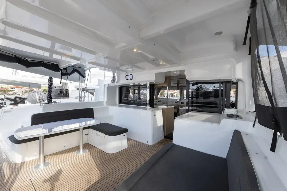 LINDA II thumbnail 16