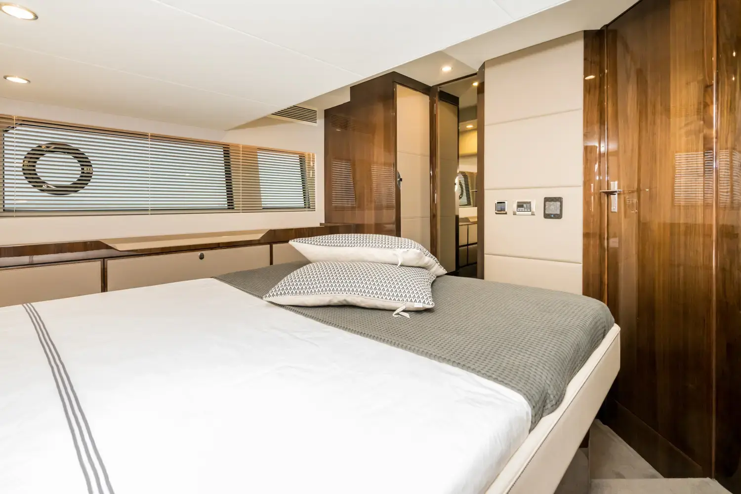 Lady Noble thumbnail 8