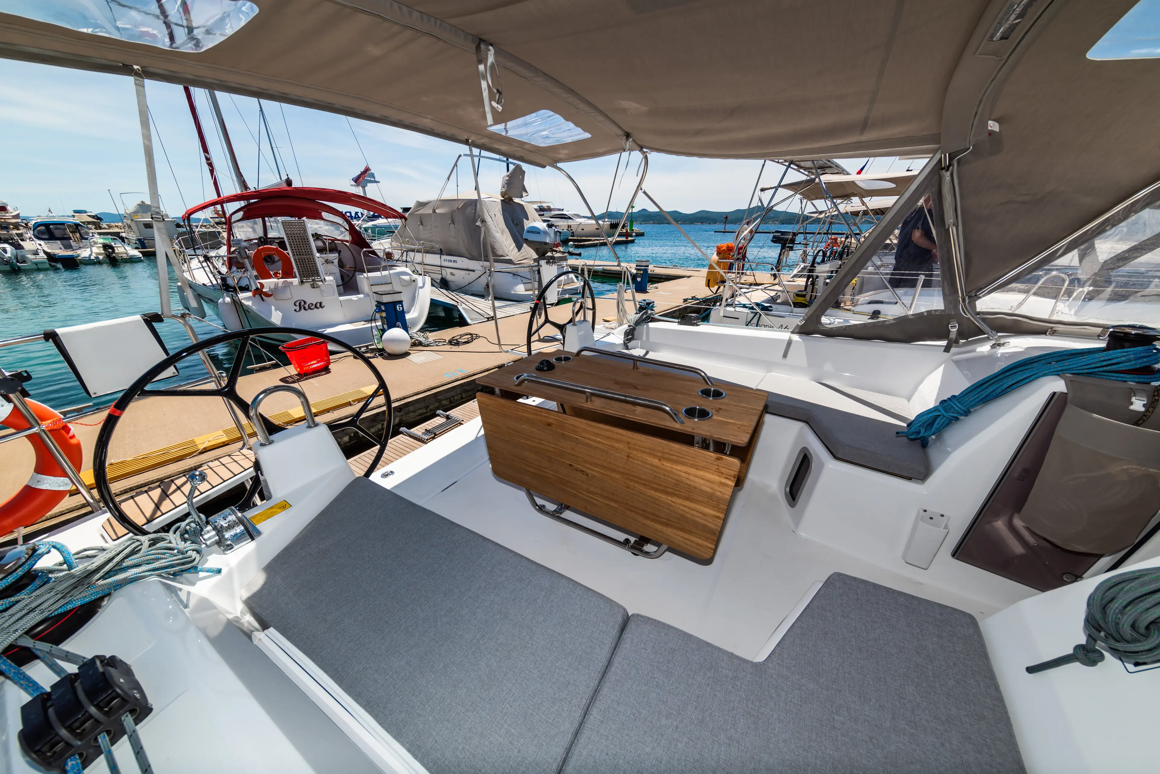 Poseidon thumbnail 38