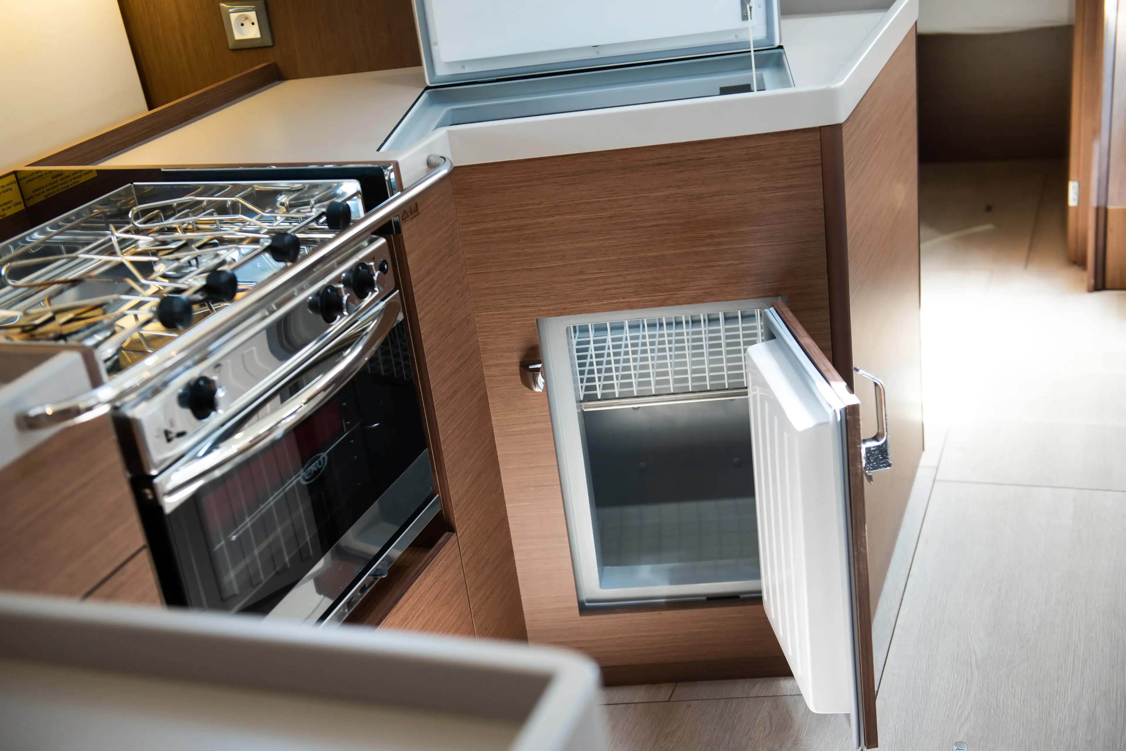 Poseidon thumbnail 86