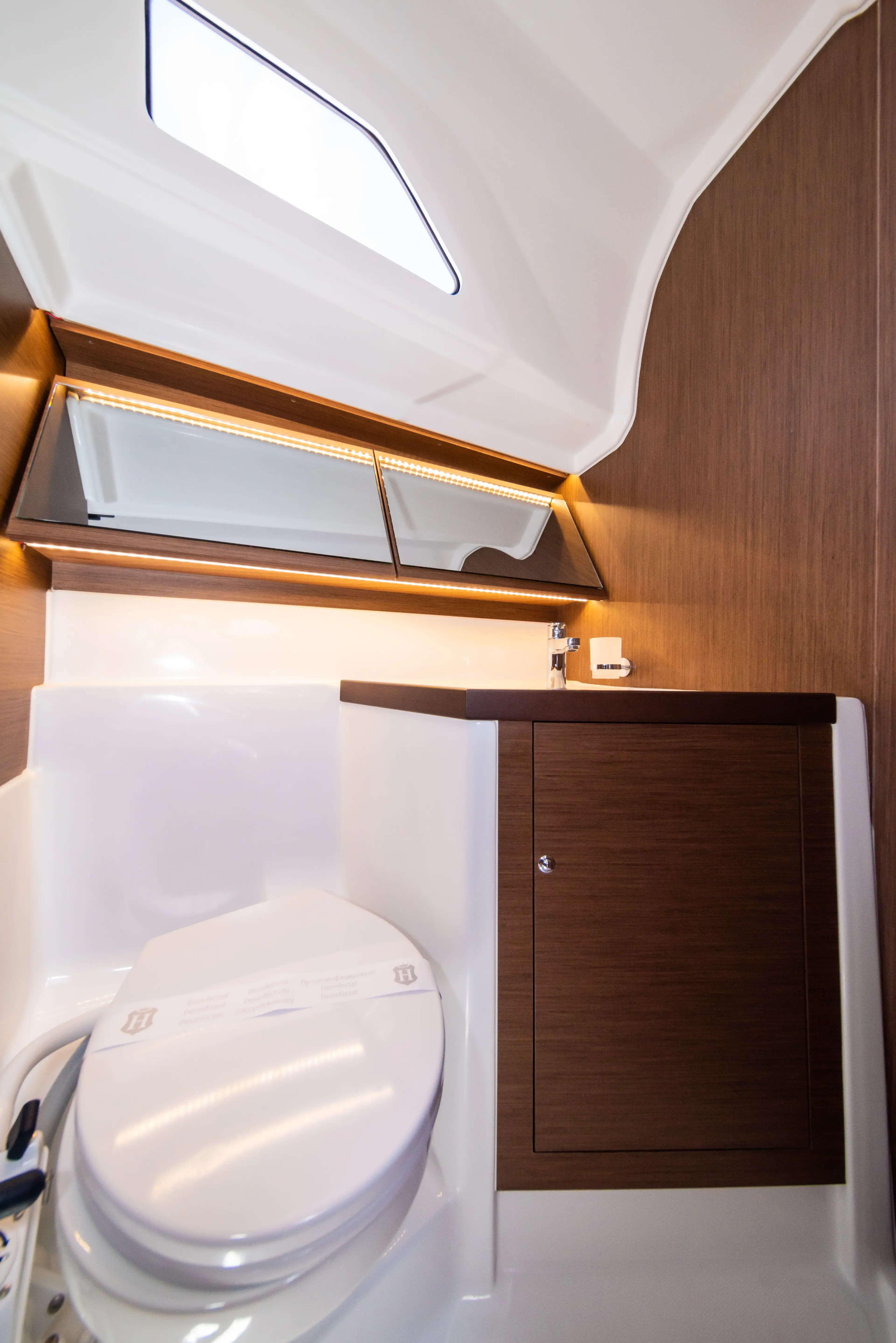 Poseidon thumbnail 94