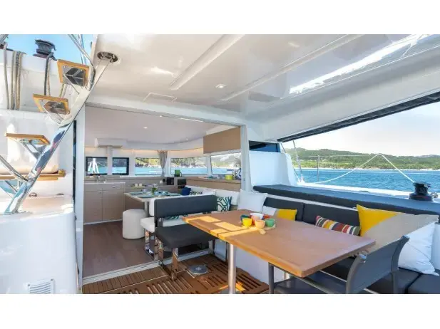 BRAND NEW LAGOON 43 (2) thumbnail 3