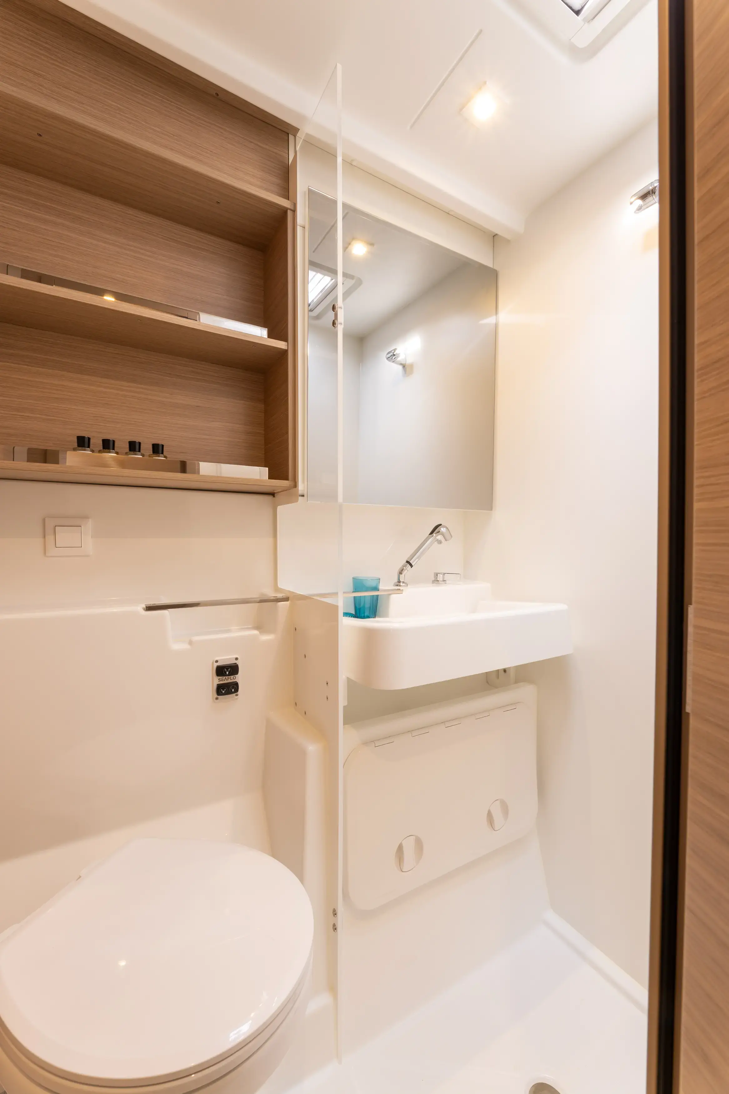 LA ROSE thumbnail 16