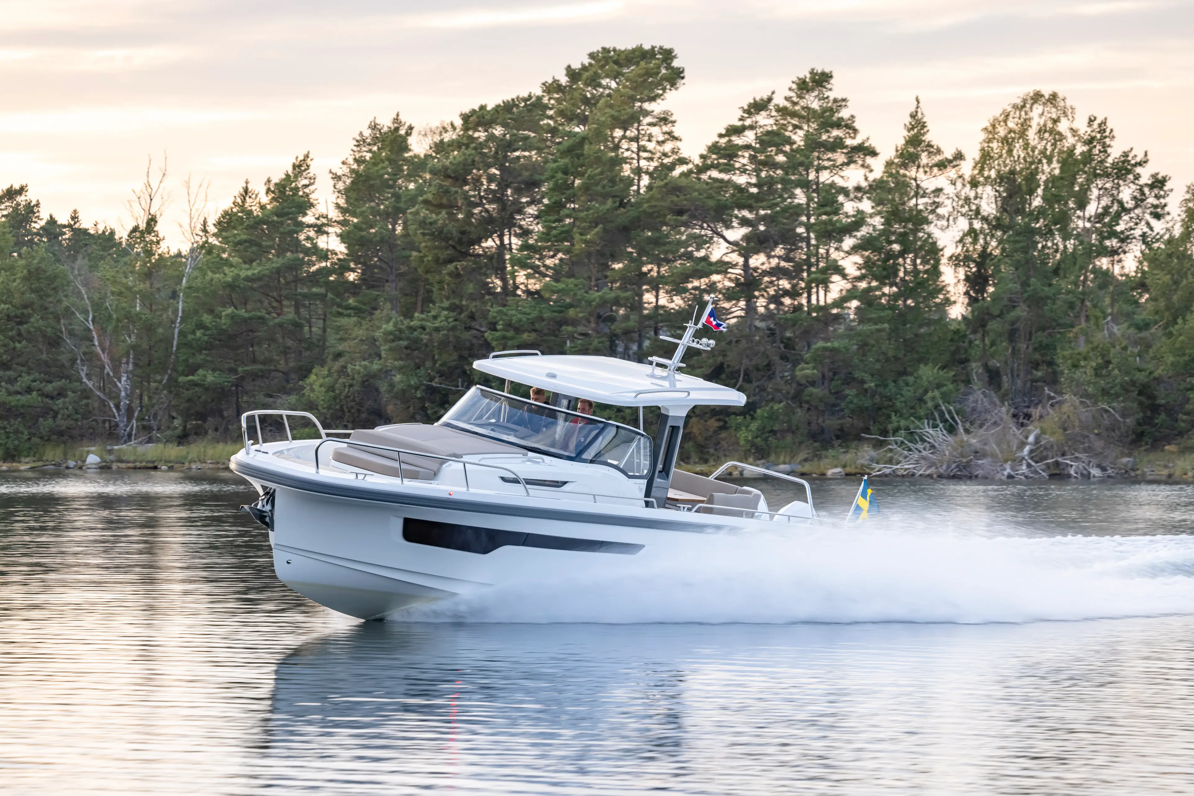 Yacht 731 thumbnail 10