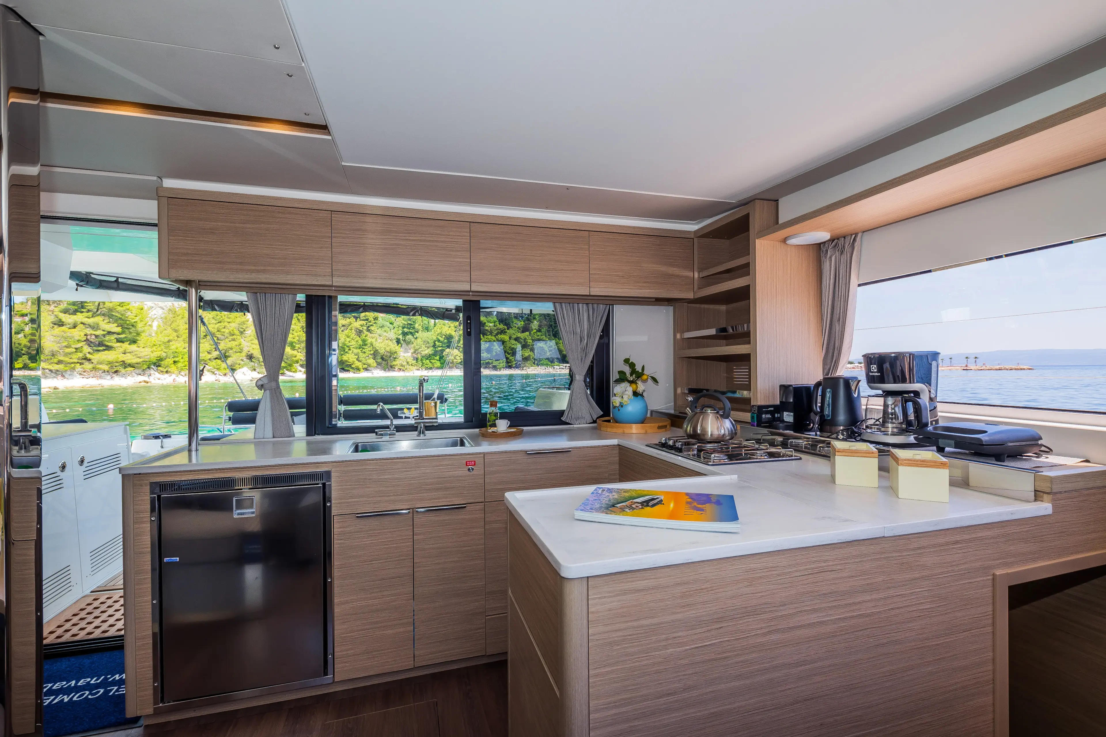 BIG BLUE thumbnail 12