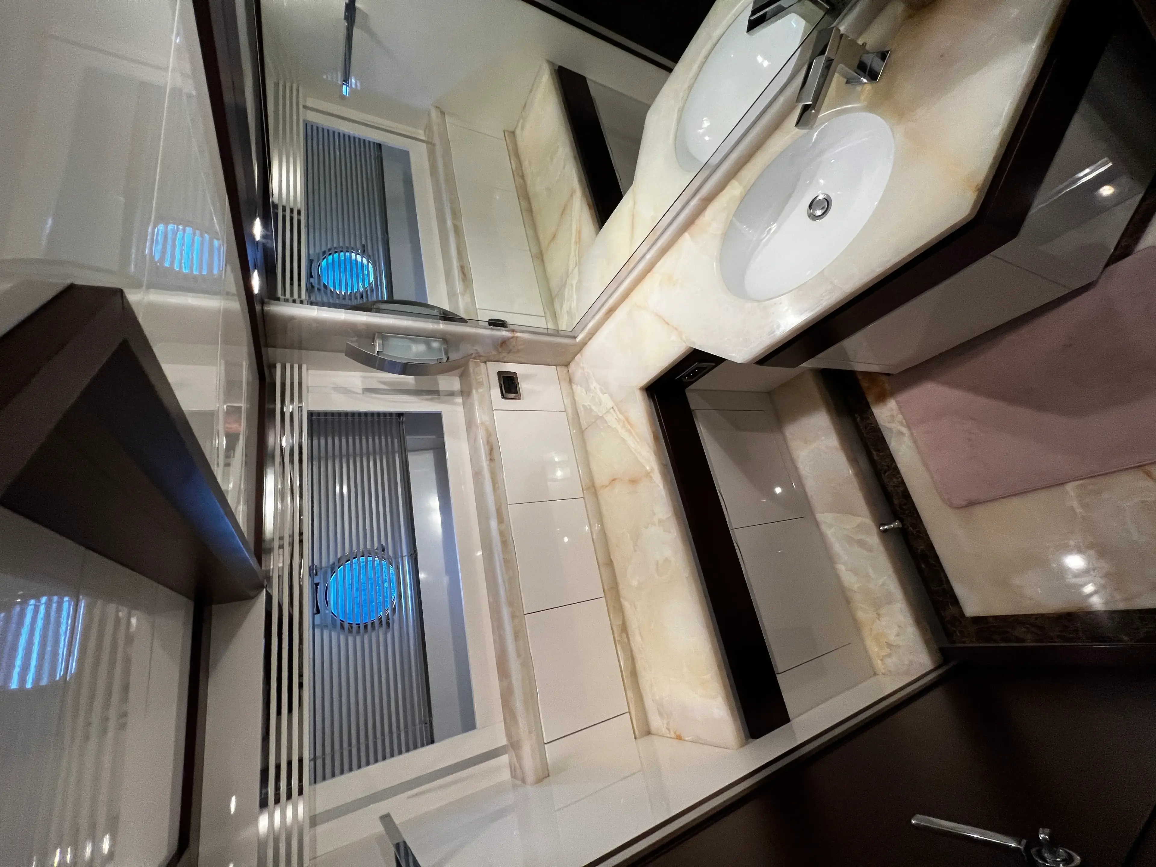 QUO VADIS thumbnail 25