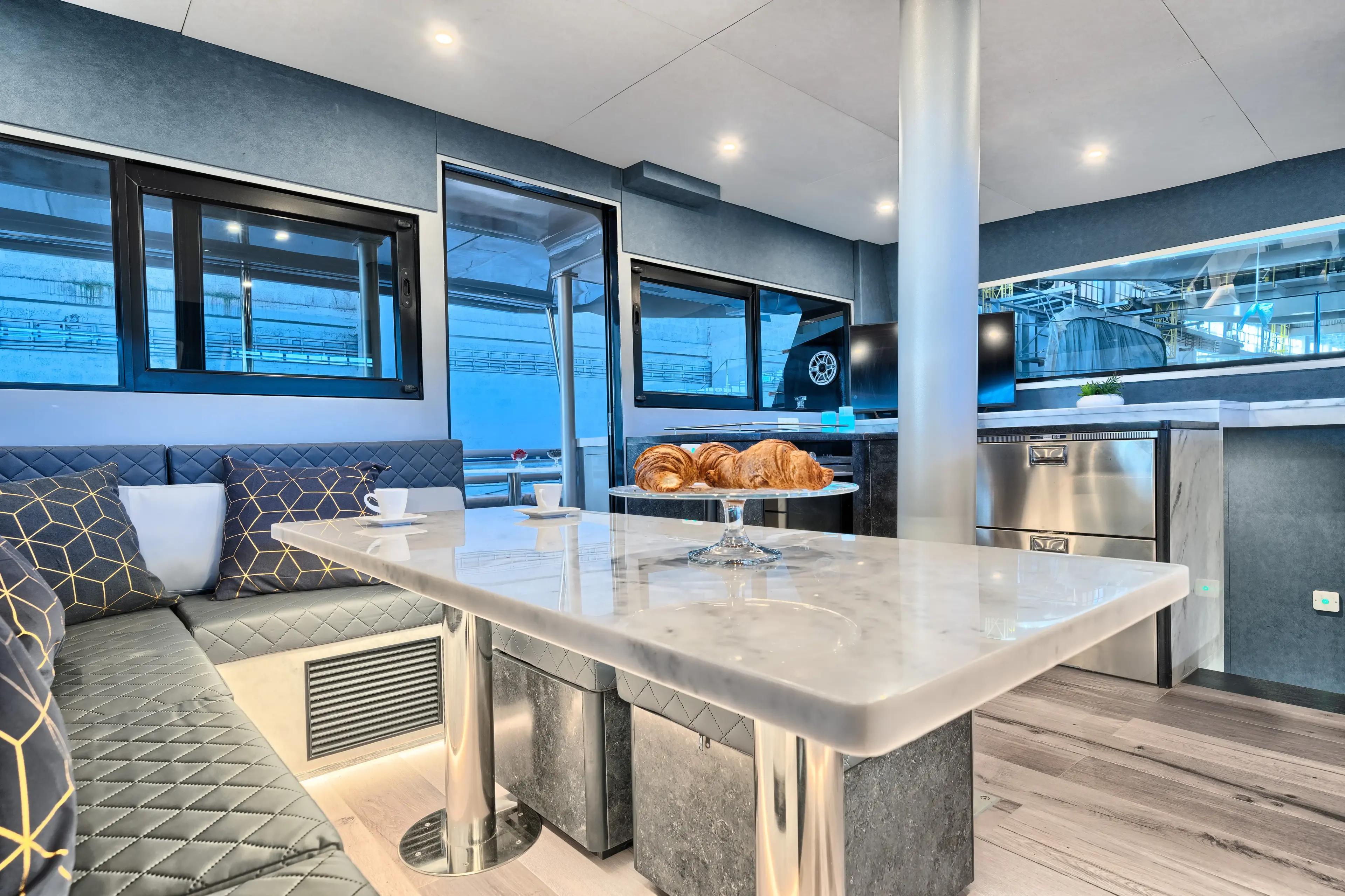 KATAMARAN thumbnail 25