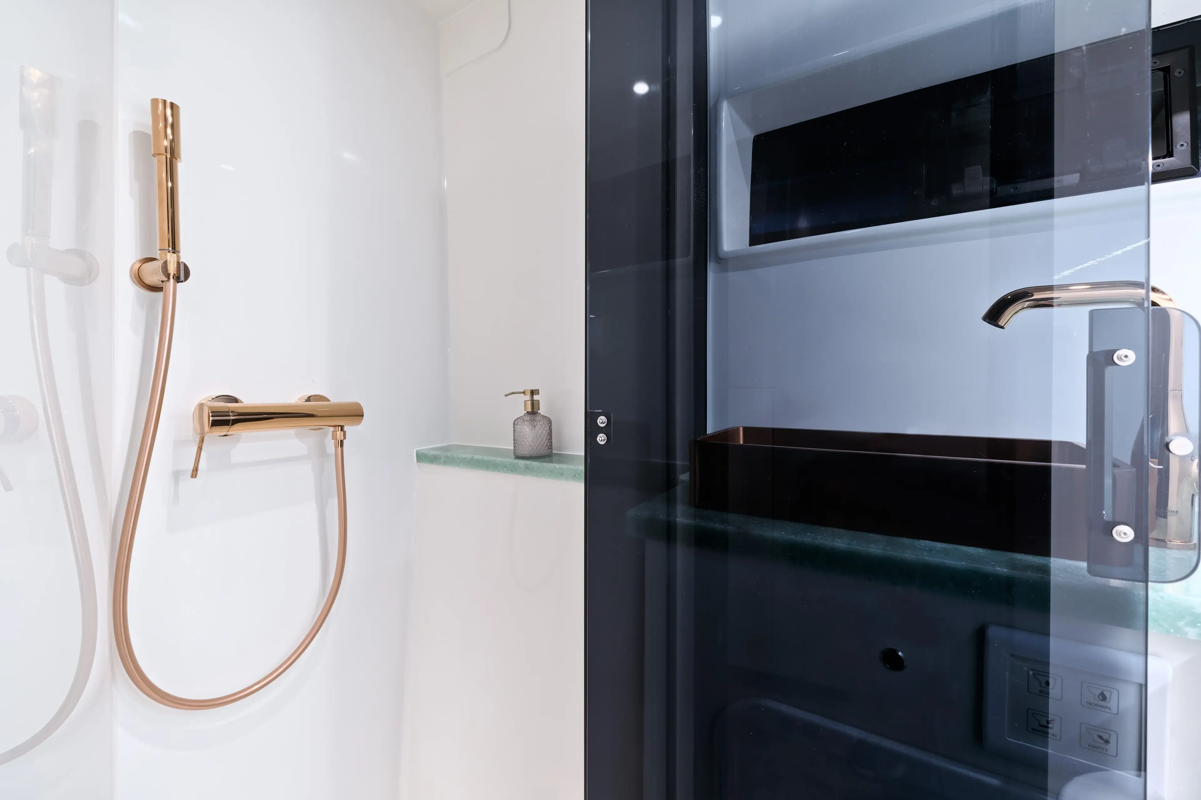 KATAMARAN thumbnail 29