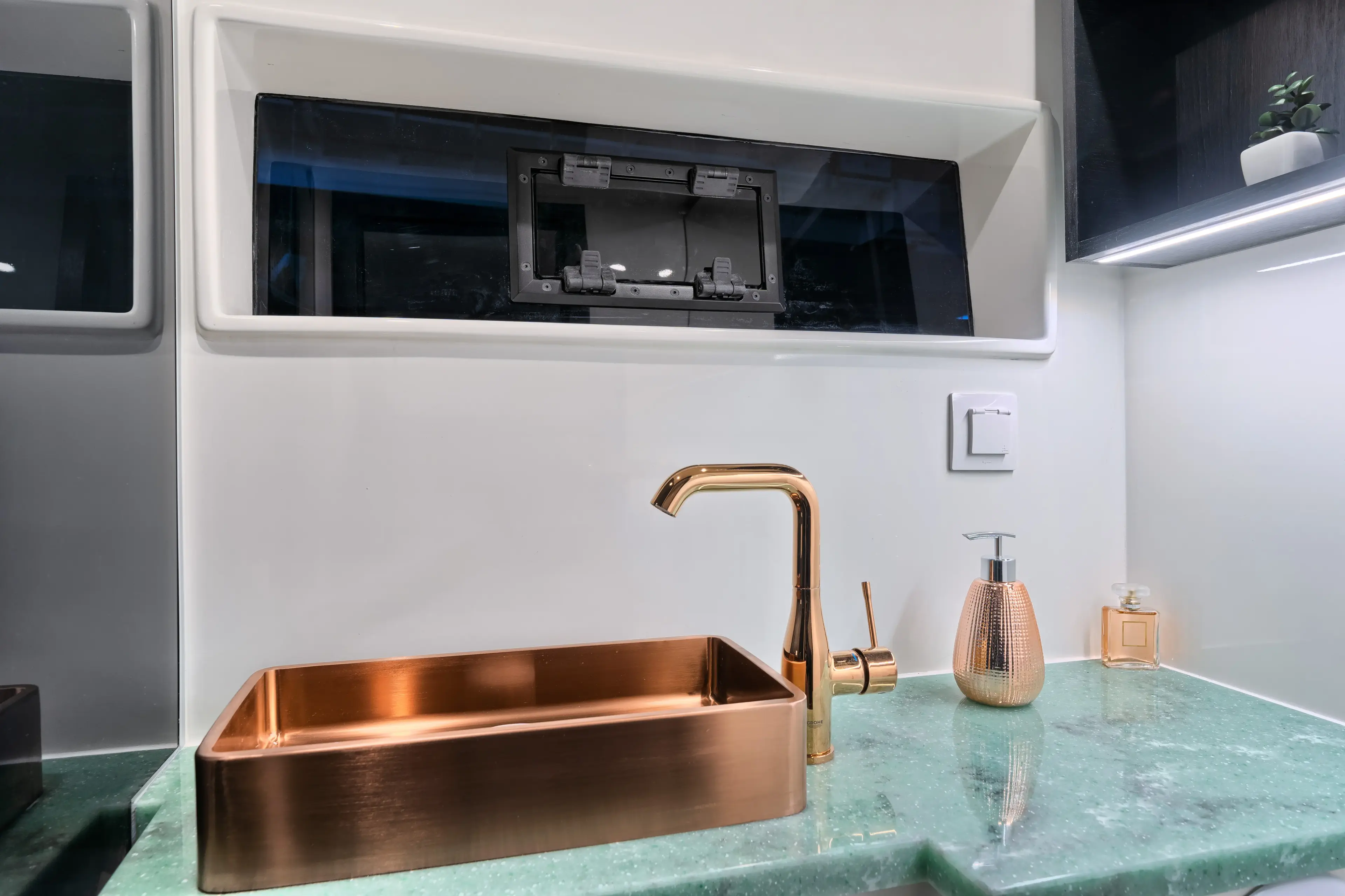 KATAMARAN thumbnail 30