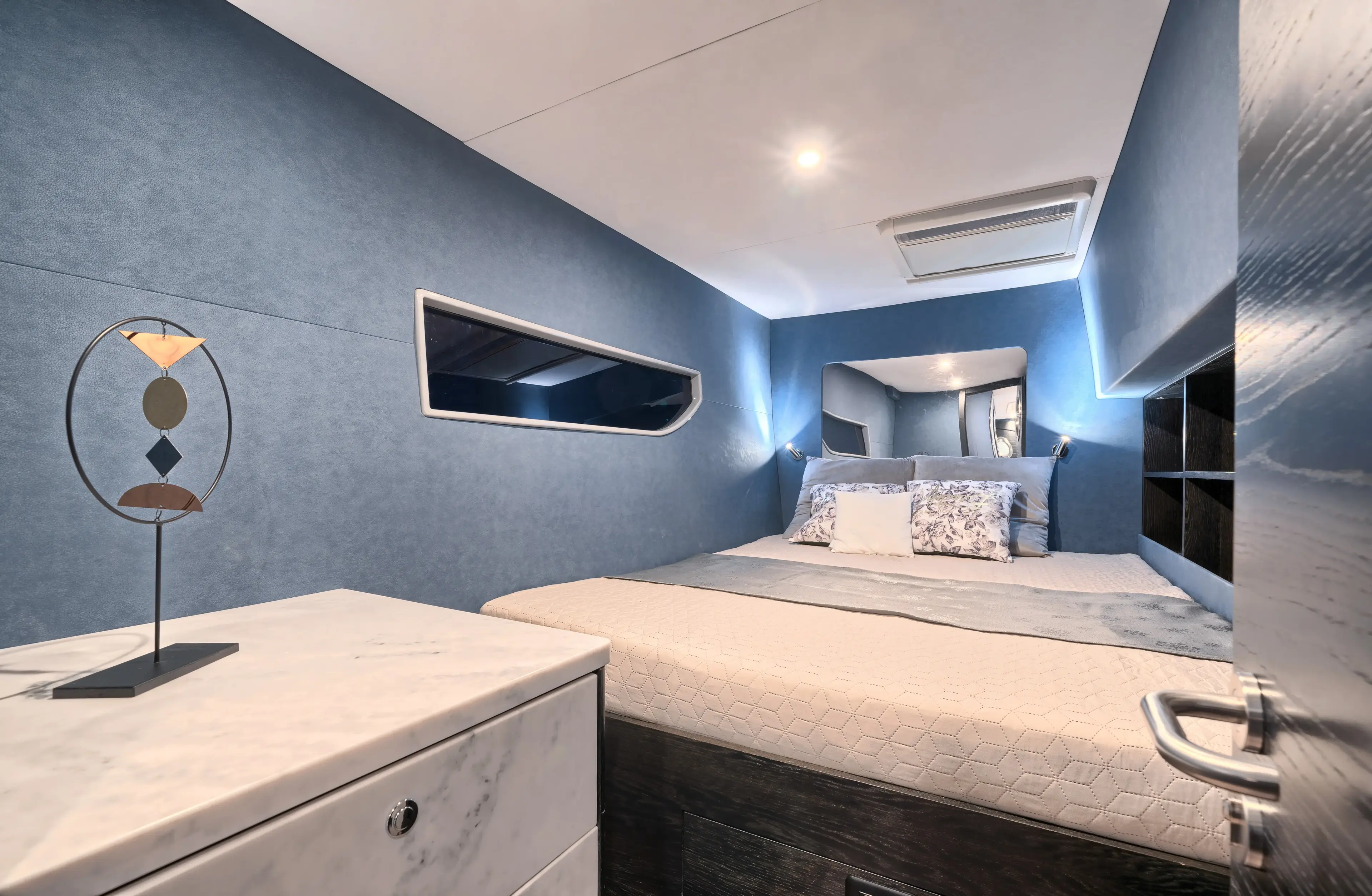 KATAMARAN thumbnail 33