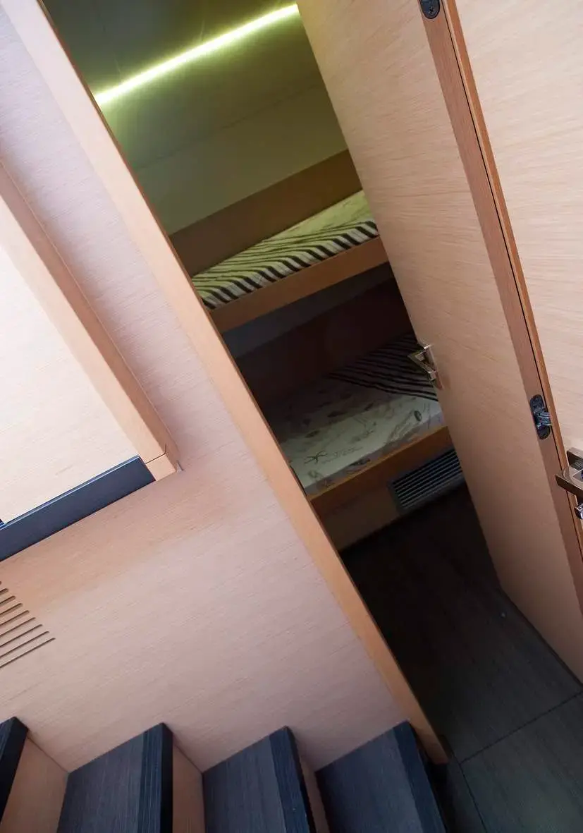 DISCOVERY I thumbnail 43