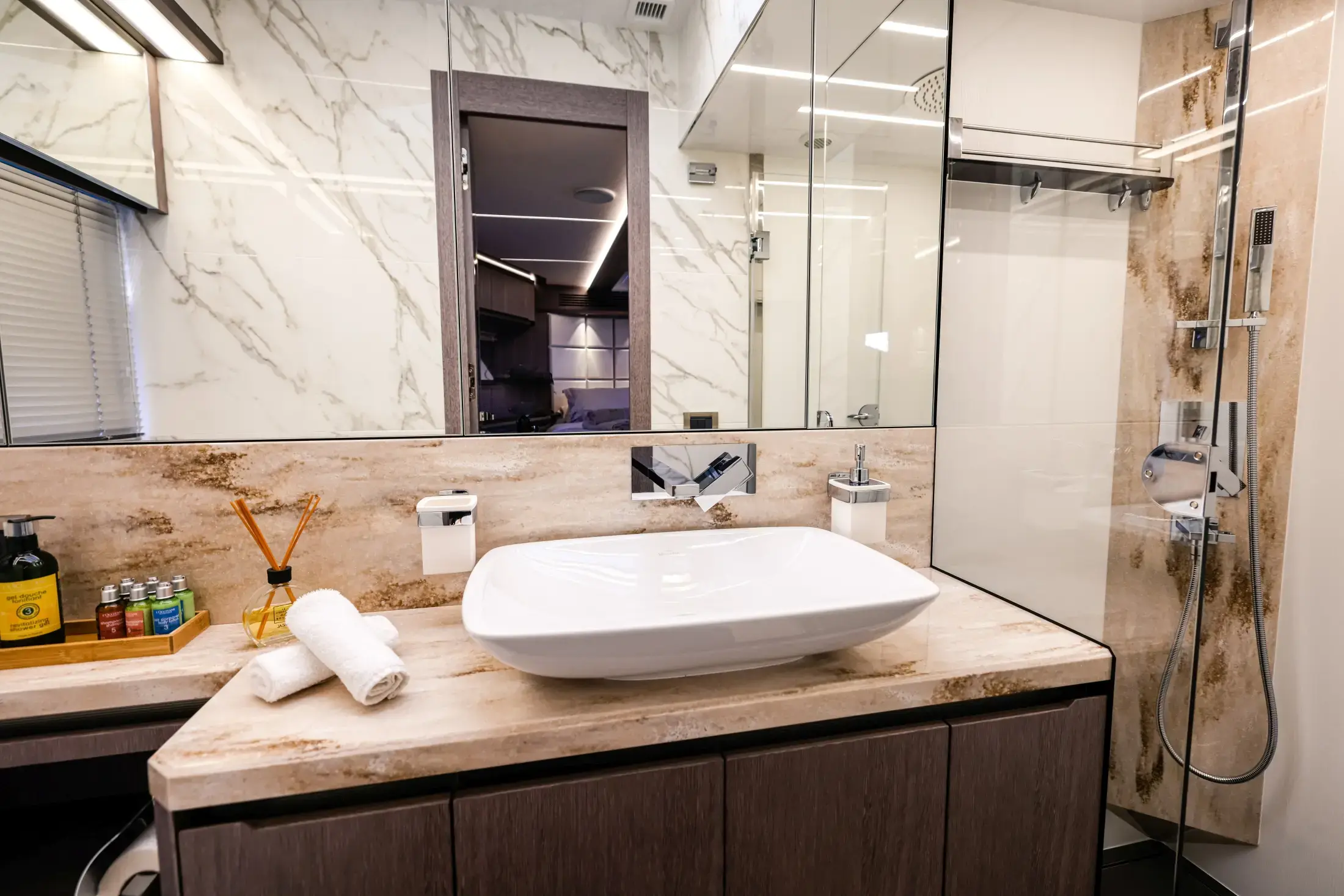 Premium + thumbnail 15