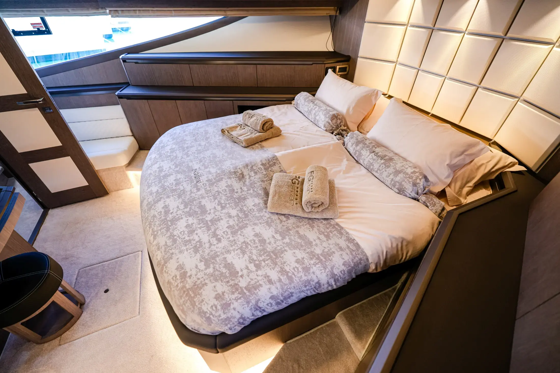 Premium + thumbnail 17