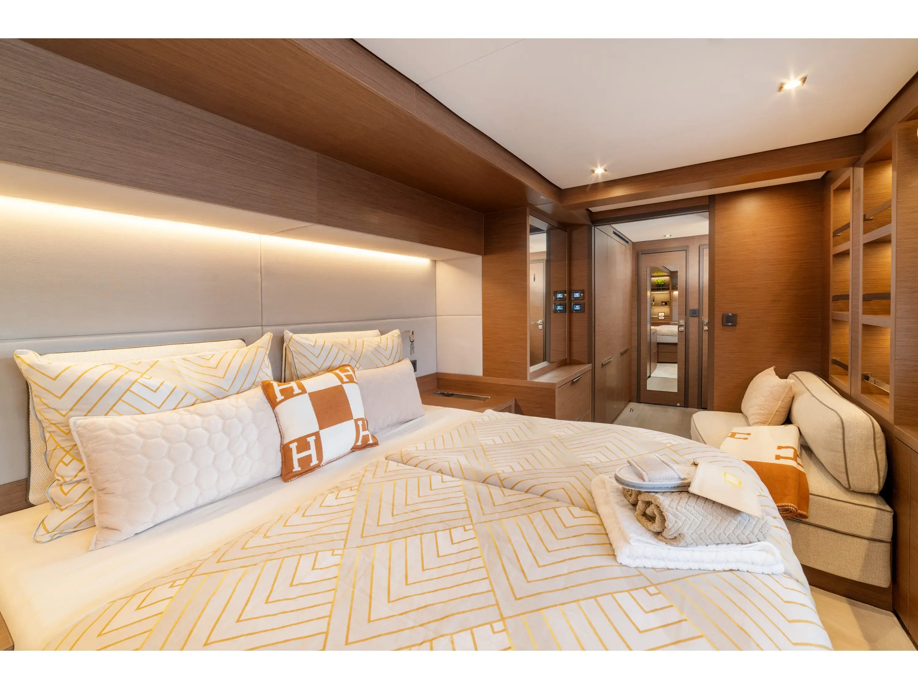 PRINCESS S thumbnail 3