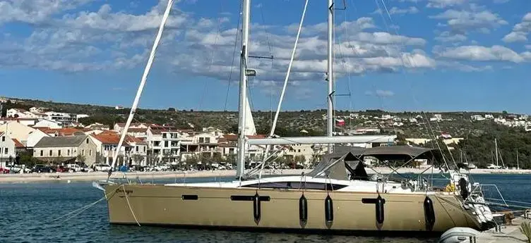 CHAMPAGNE thumbnail 5