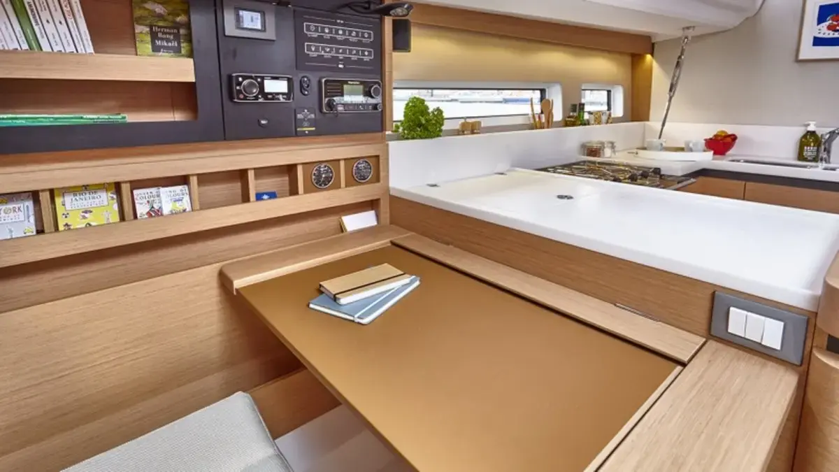 Sunsail 44 SO Classic thumbnail 8