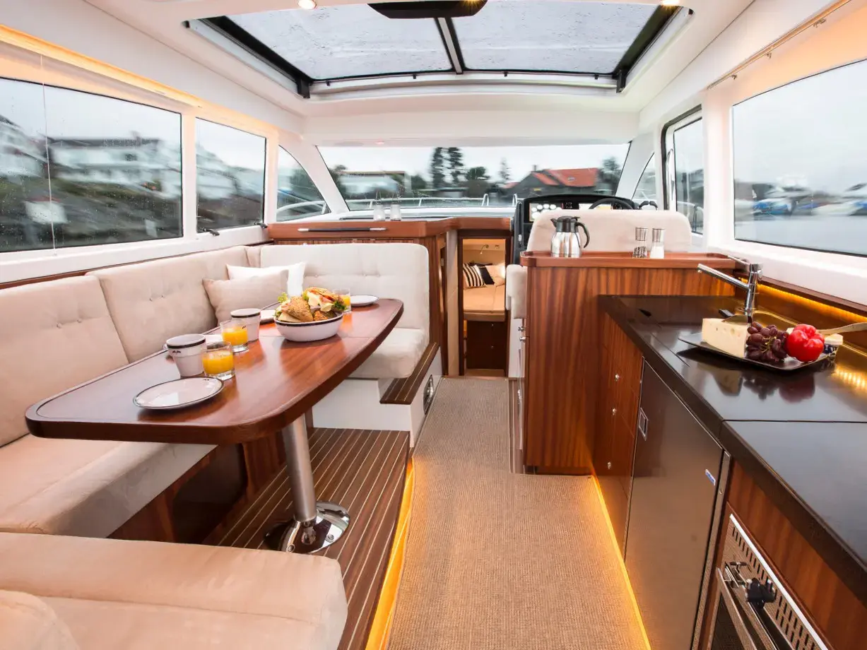 Yacht 951 thumbnail 3