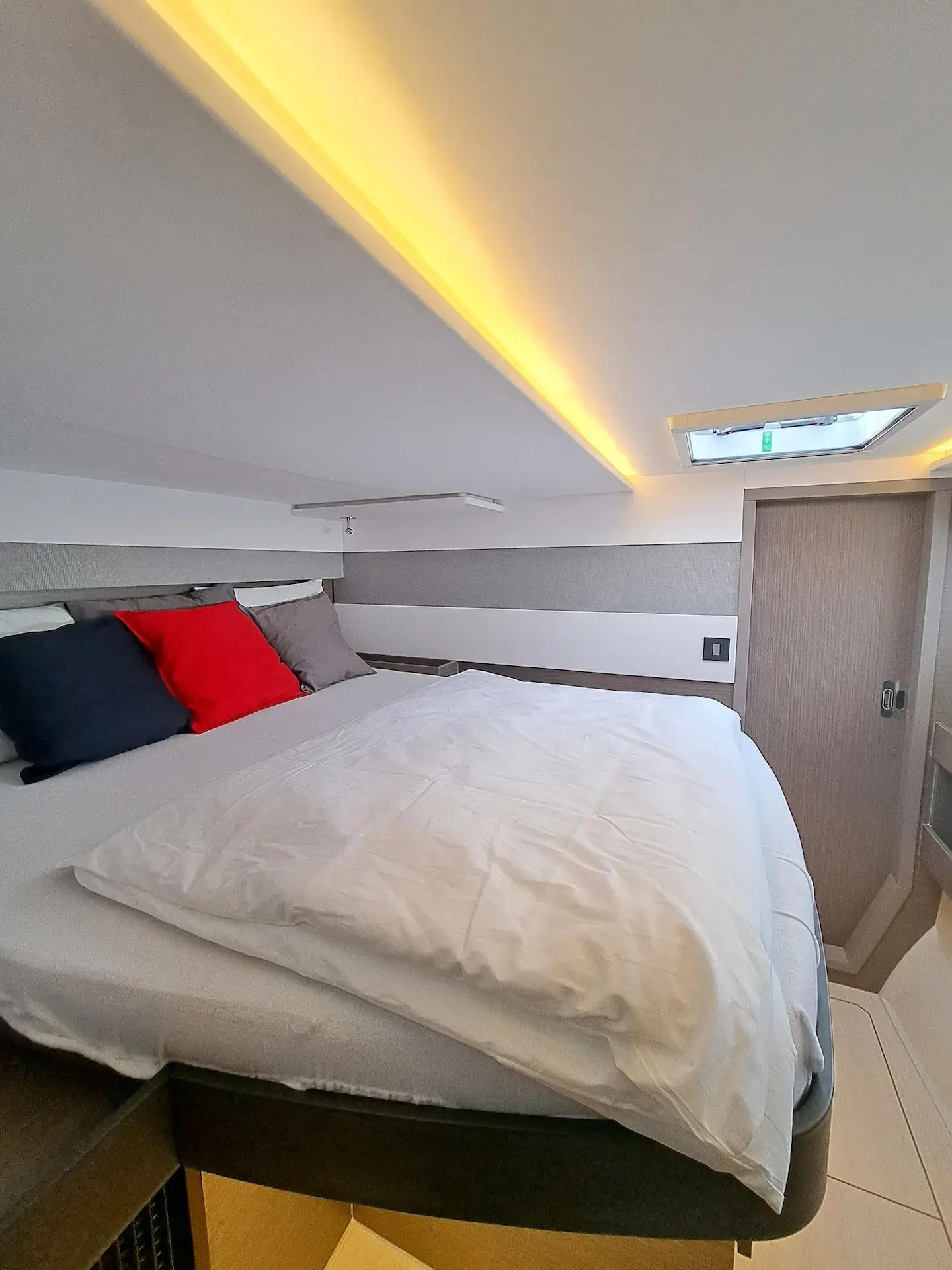 Trident thumbnail 19