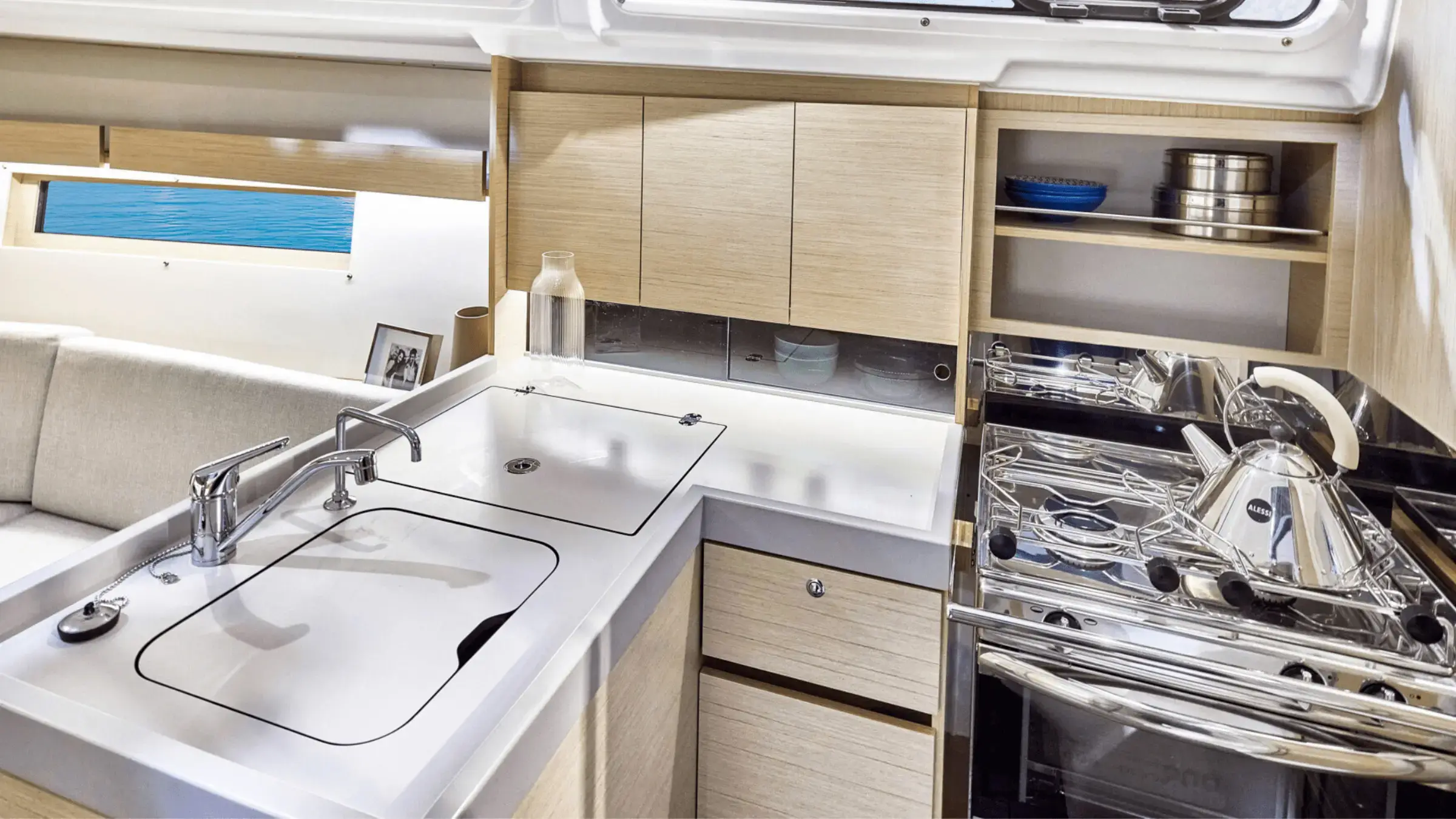 Oceanis 34.1 Premium thumbnail 6