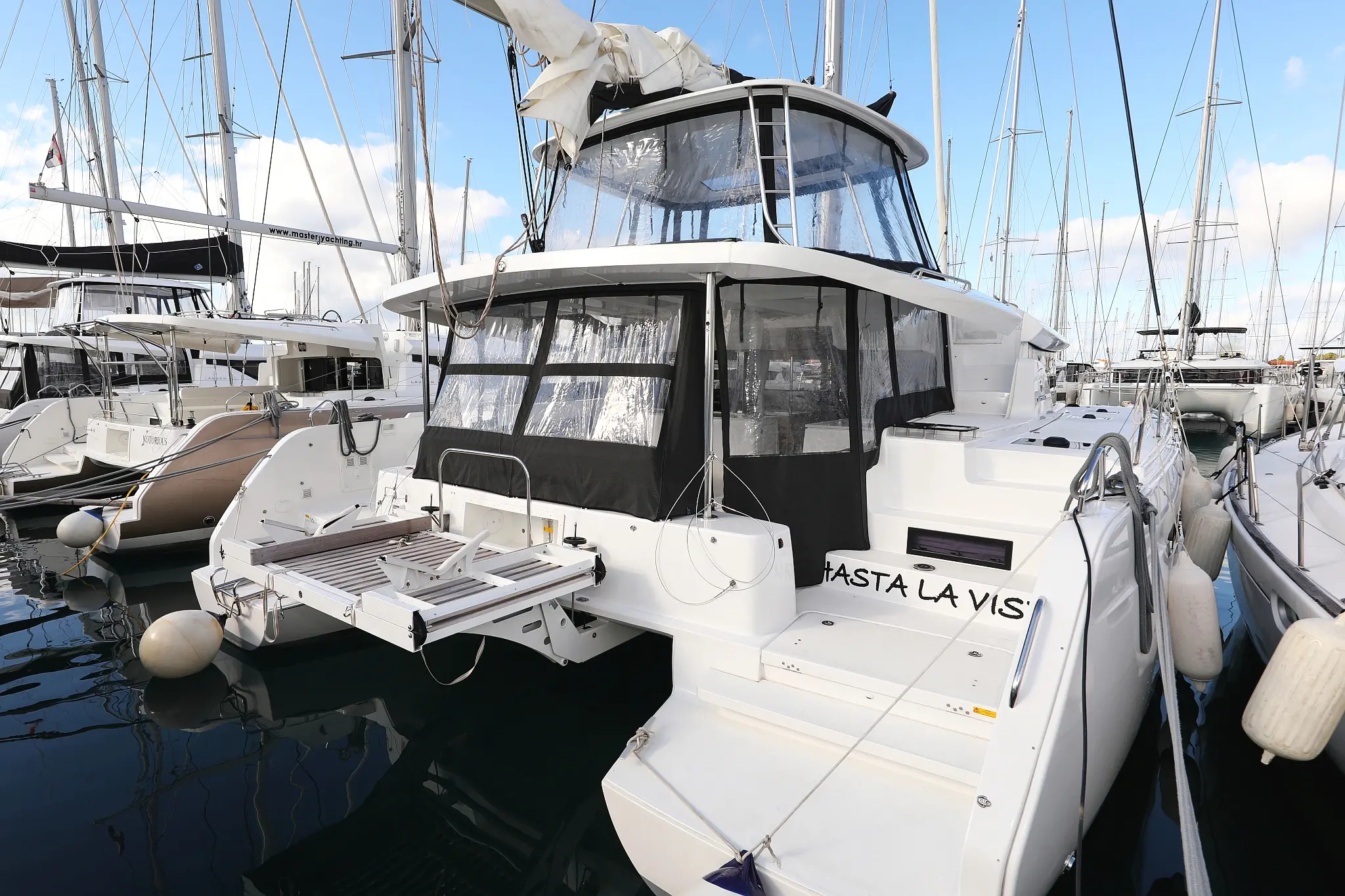 HASTA LA VISTA preview 5