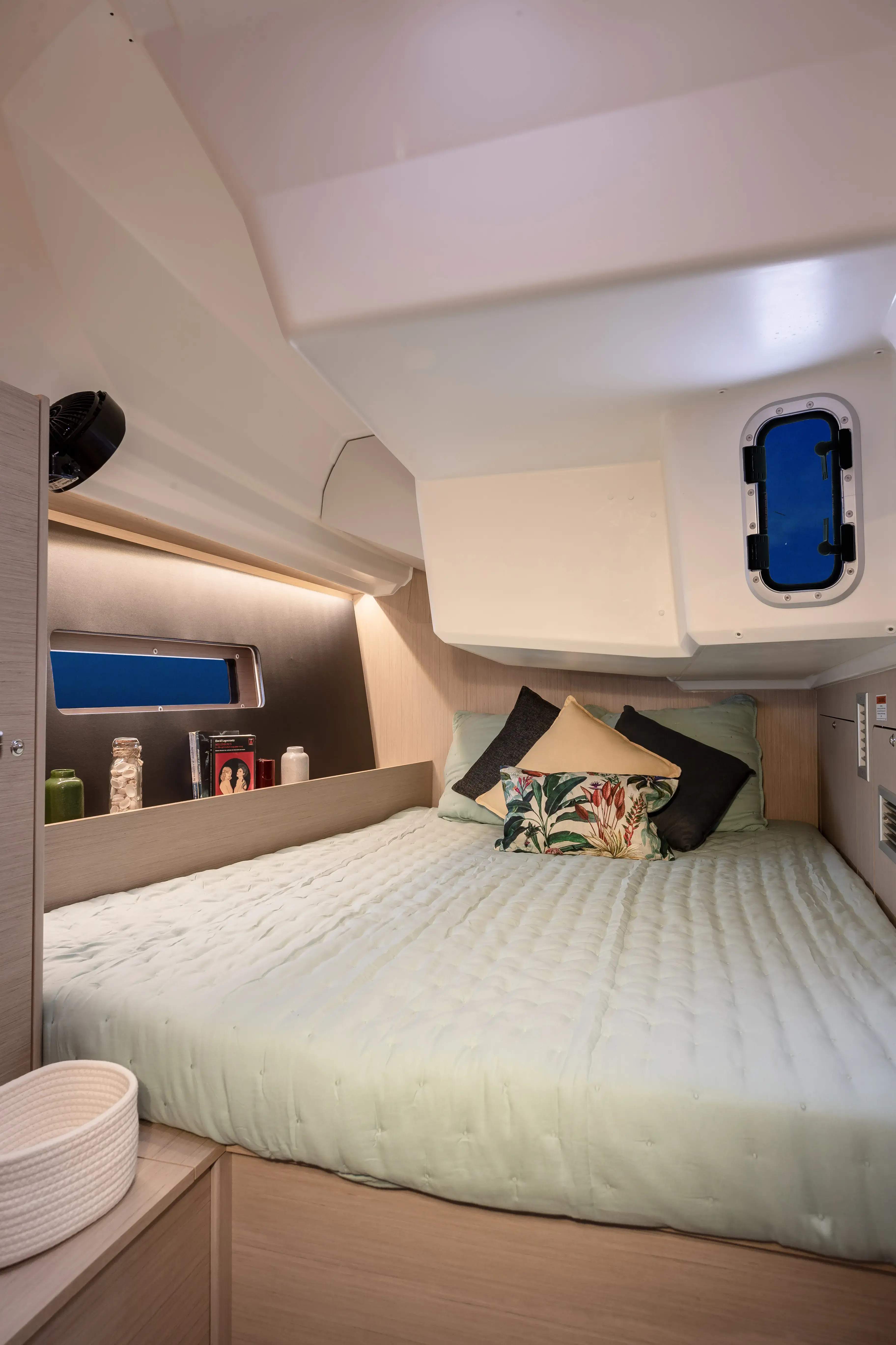 Sunsail 42 Classic thumbnail 12