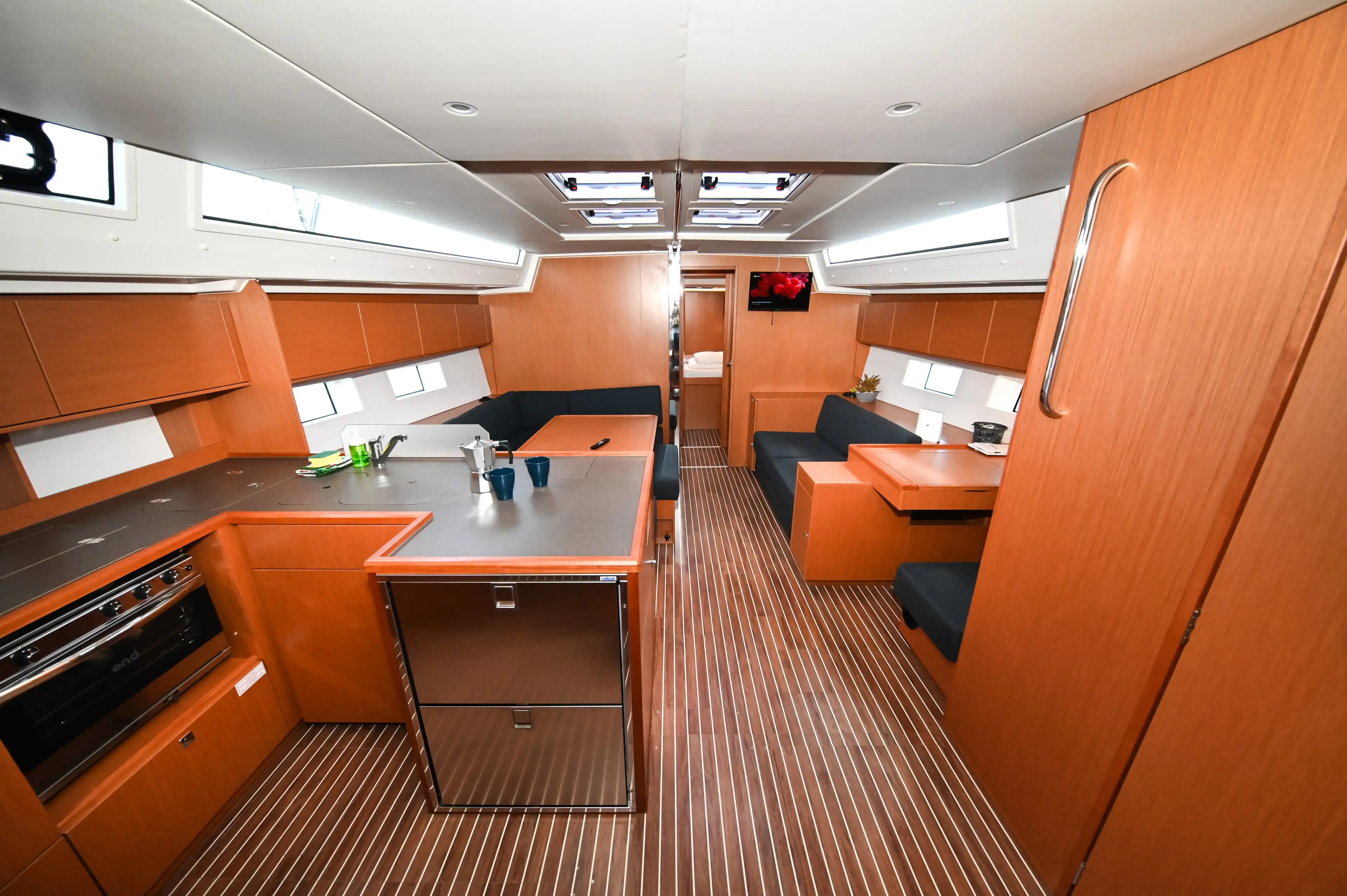 Big blue thumbnail 4